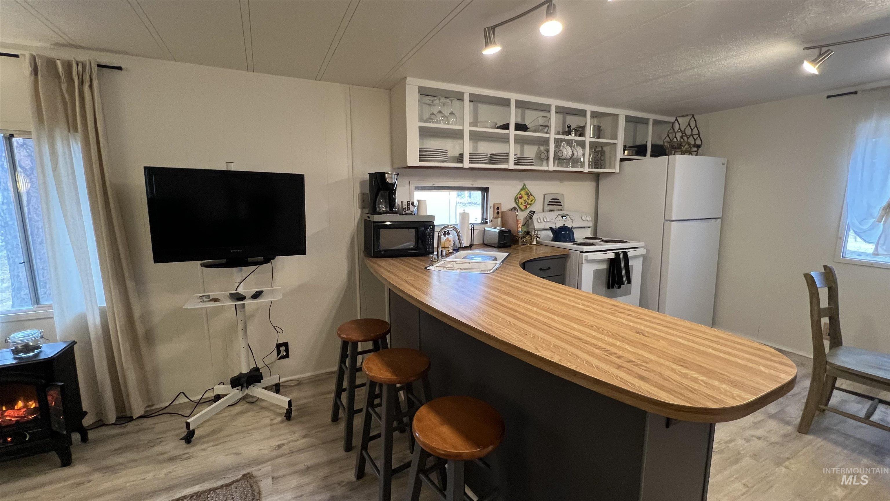 227 Holiday Dr Property Photo 12