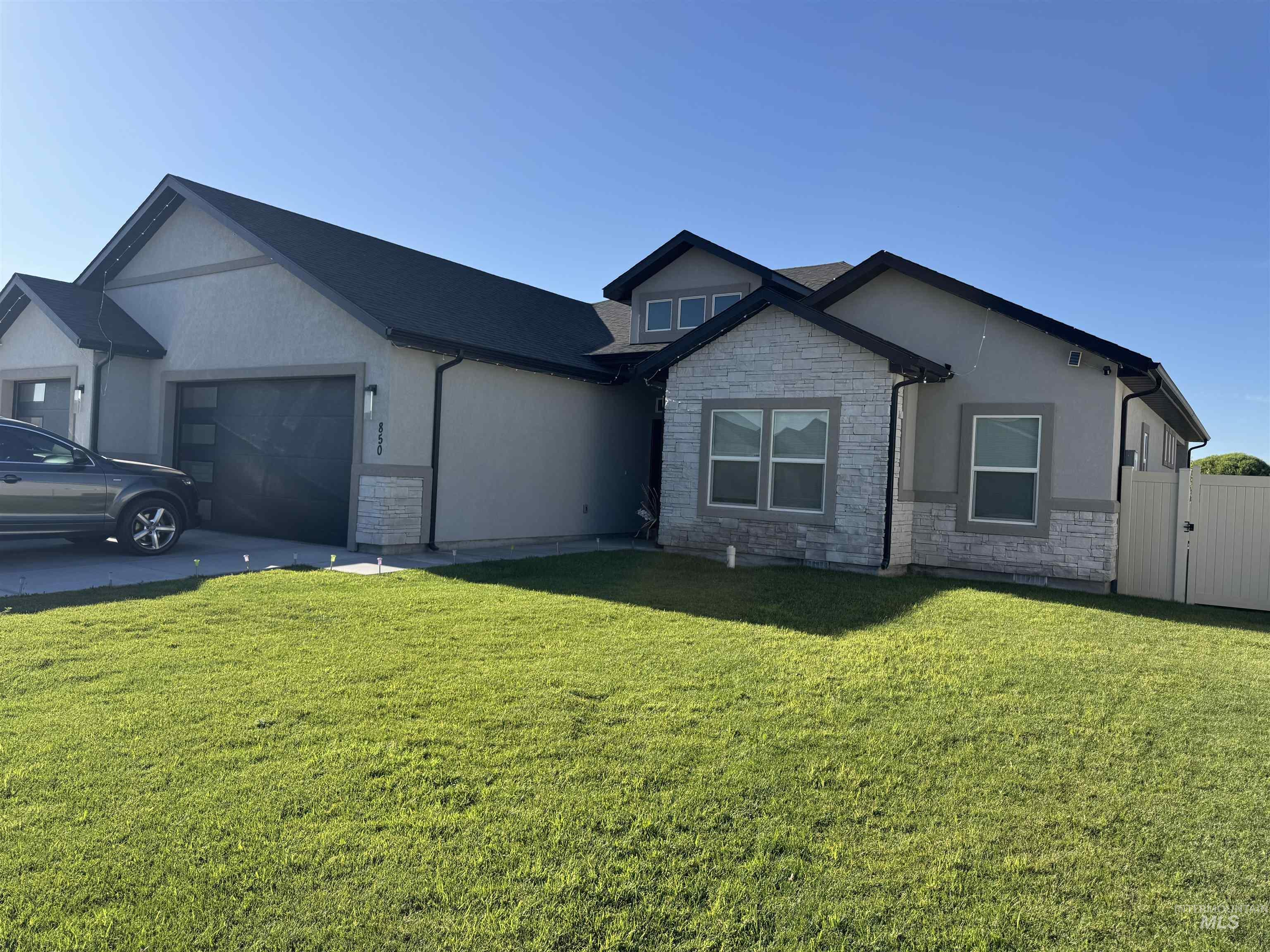 850 Broadmoor Avenue Property Photo 4