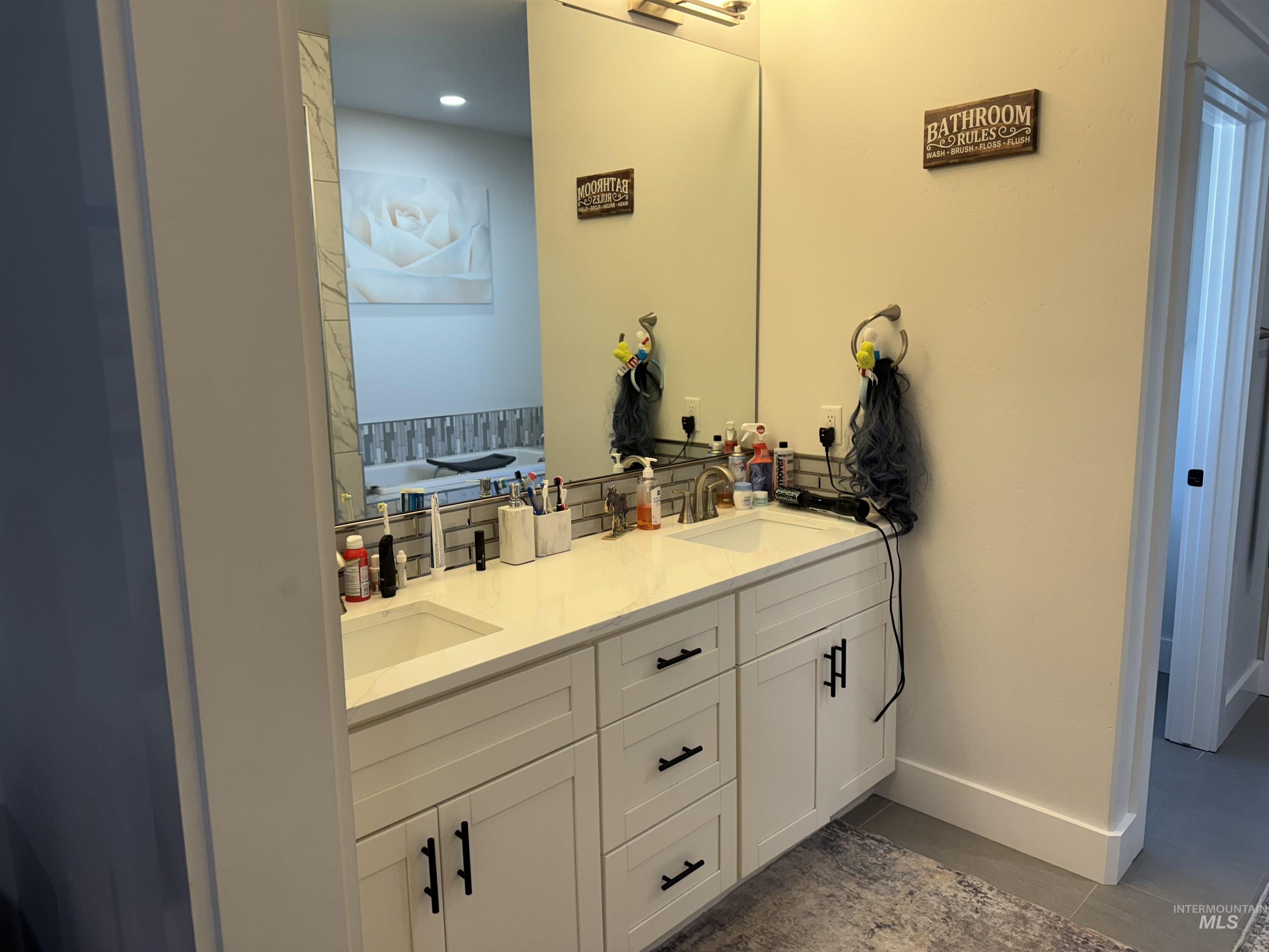 850 Broadmoor Avenue Property Photo 16