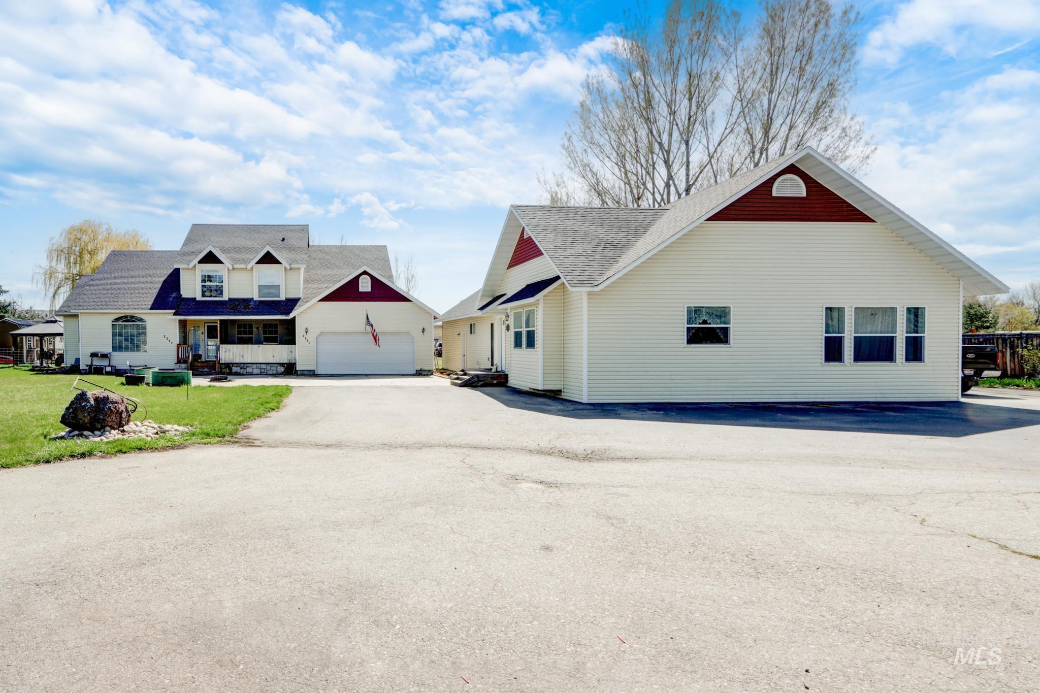 2211 Waterwheel Property Photo 2