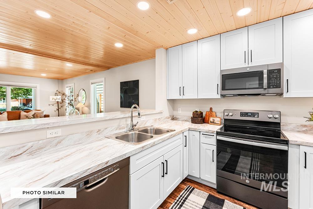 1428 S Euclid Ave Property Photo 7