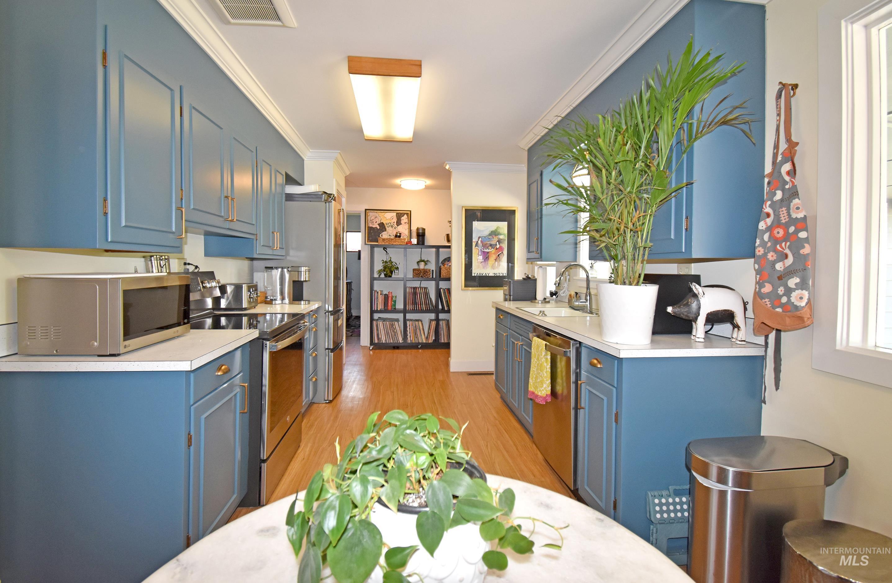 2209 Sunset Drive Property Photo 5