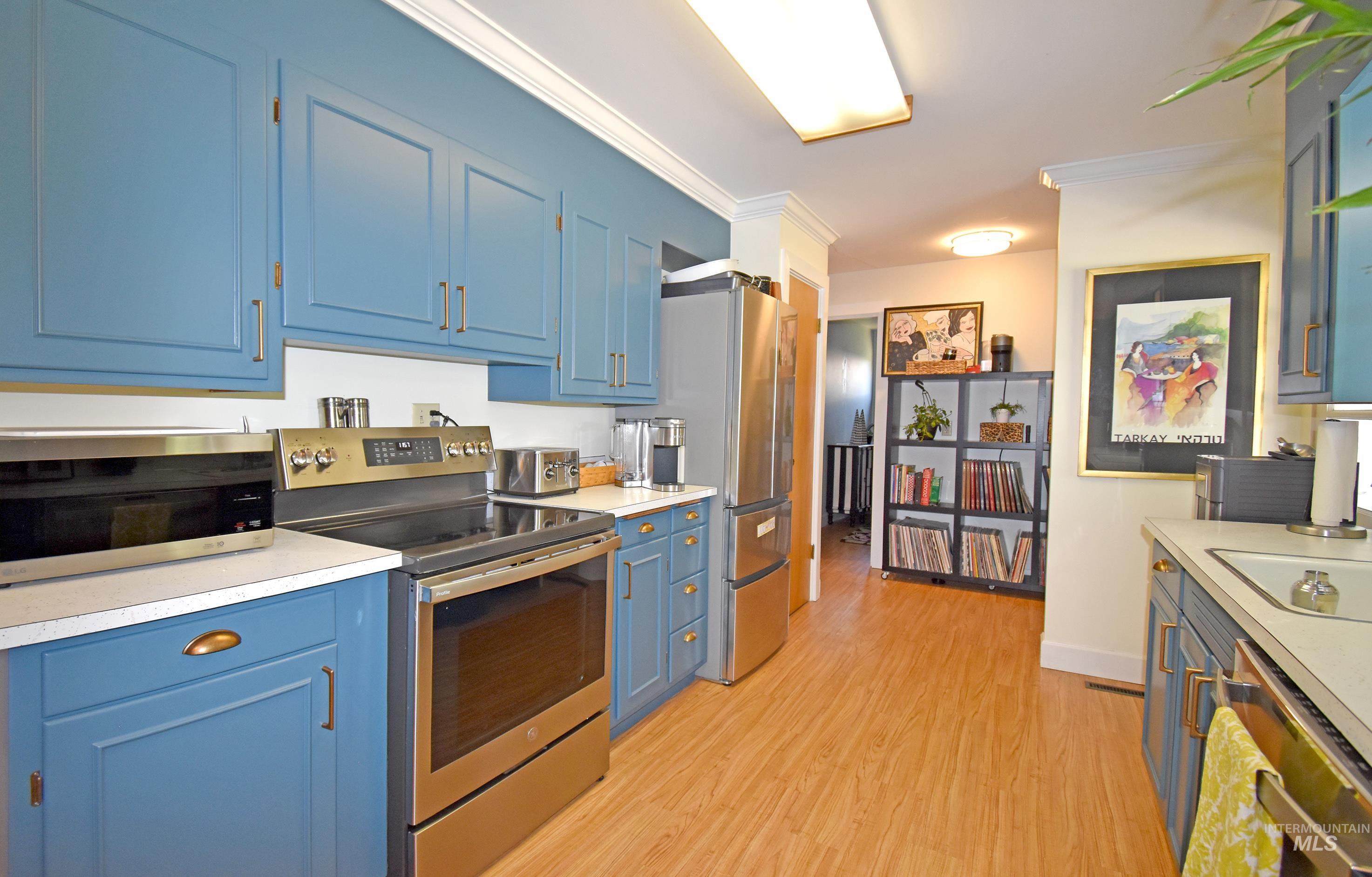 2209 Sunset Drive Property Photo 6