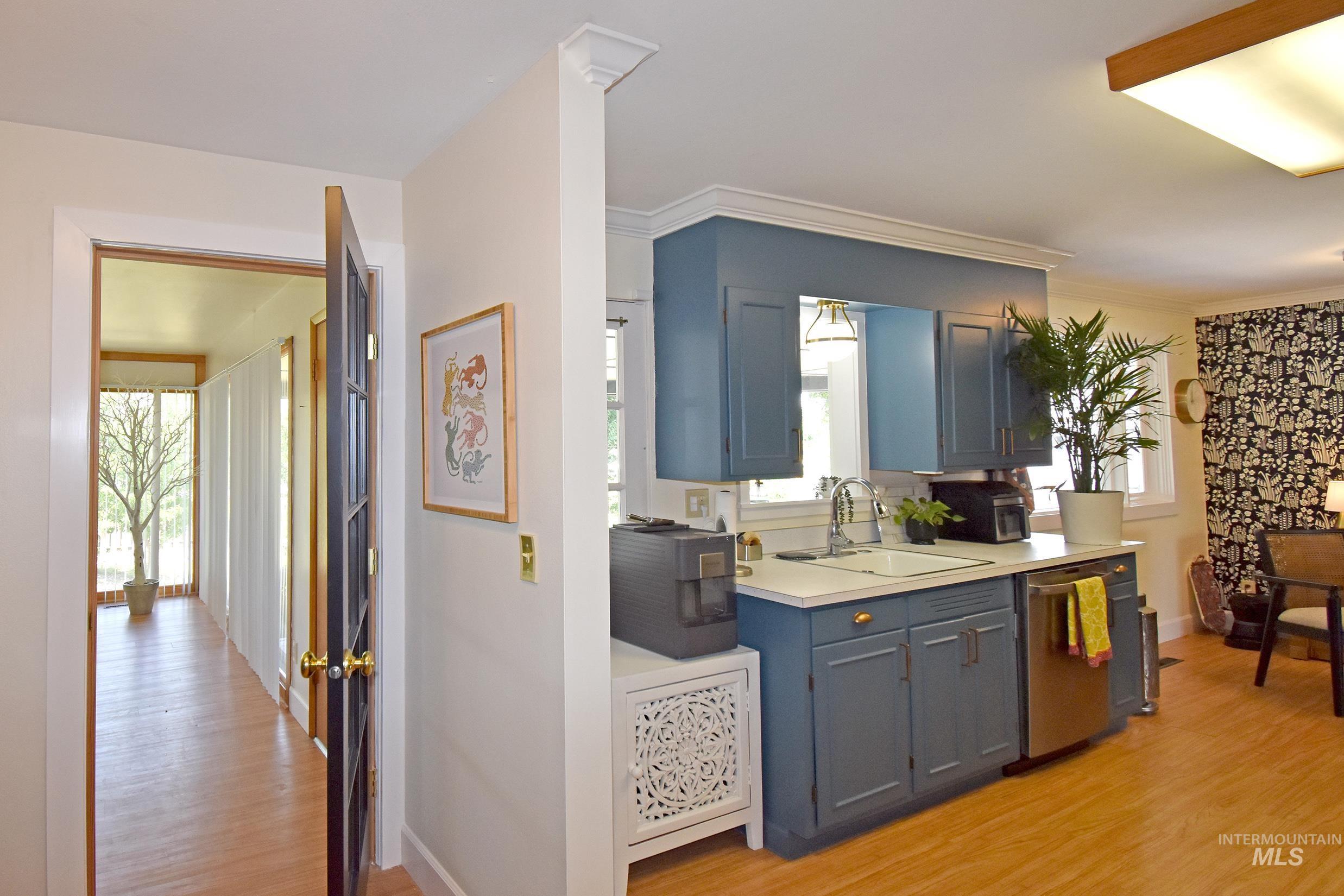 2209 Sunset Drive Property Photo 7