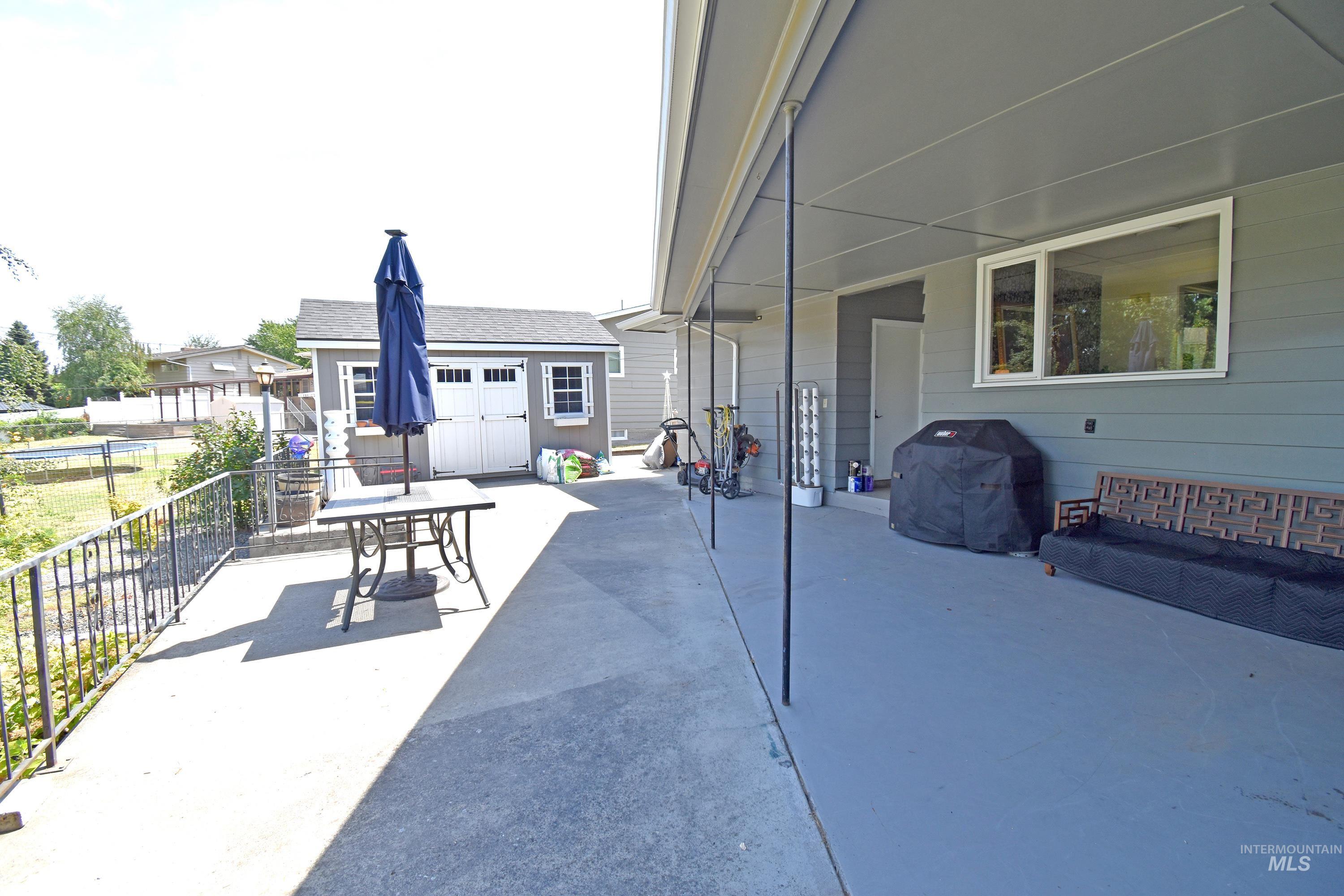 2209 Sunset Drive Property Photo 9