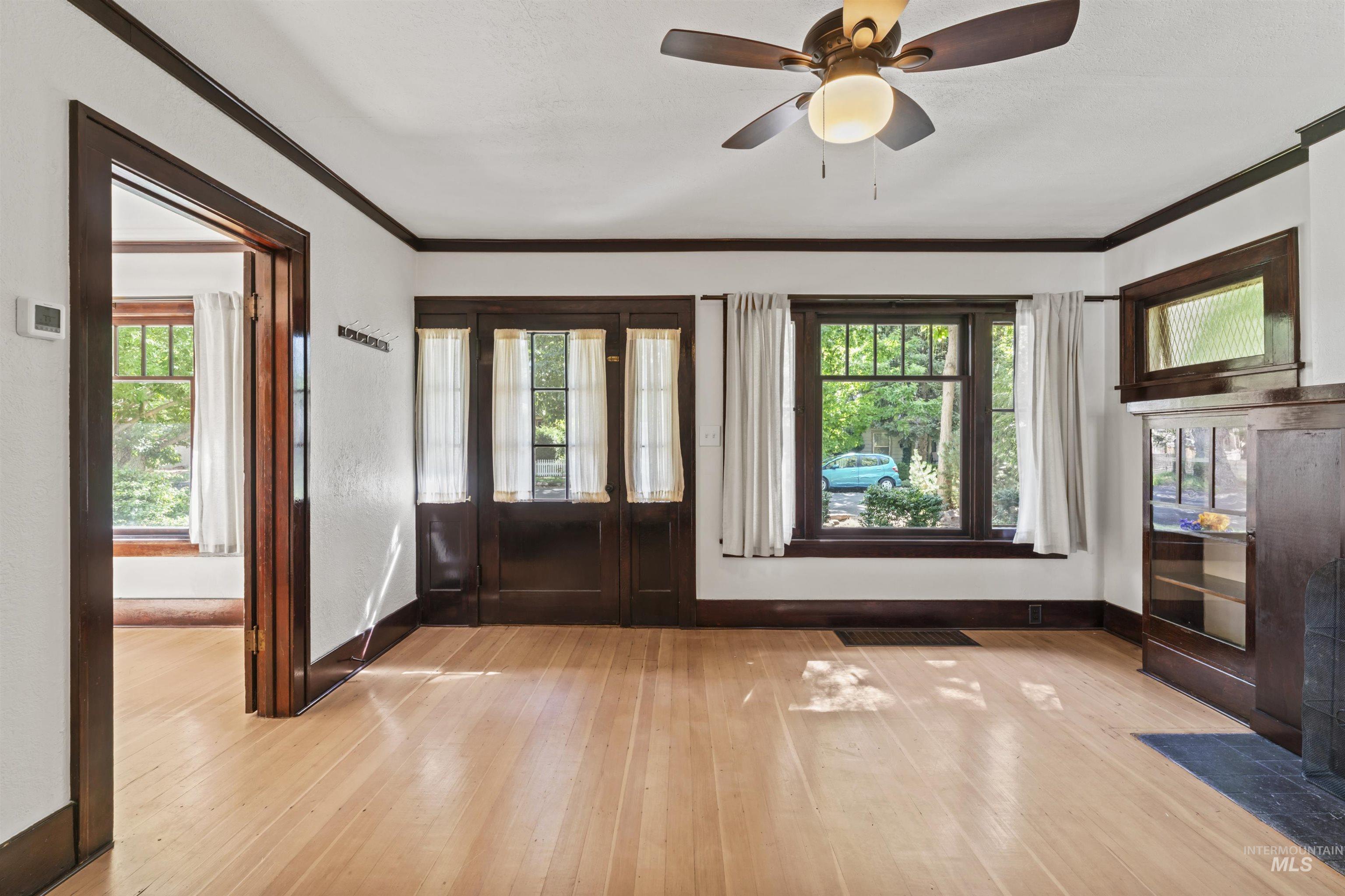2015 & 2015 1/2 N 19th Property Photo 6