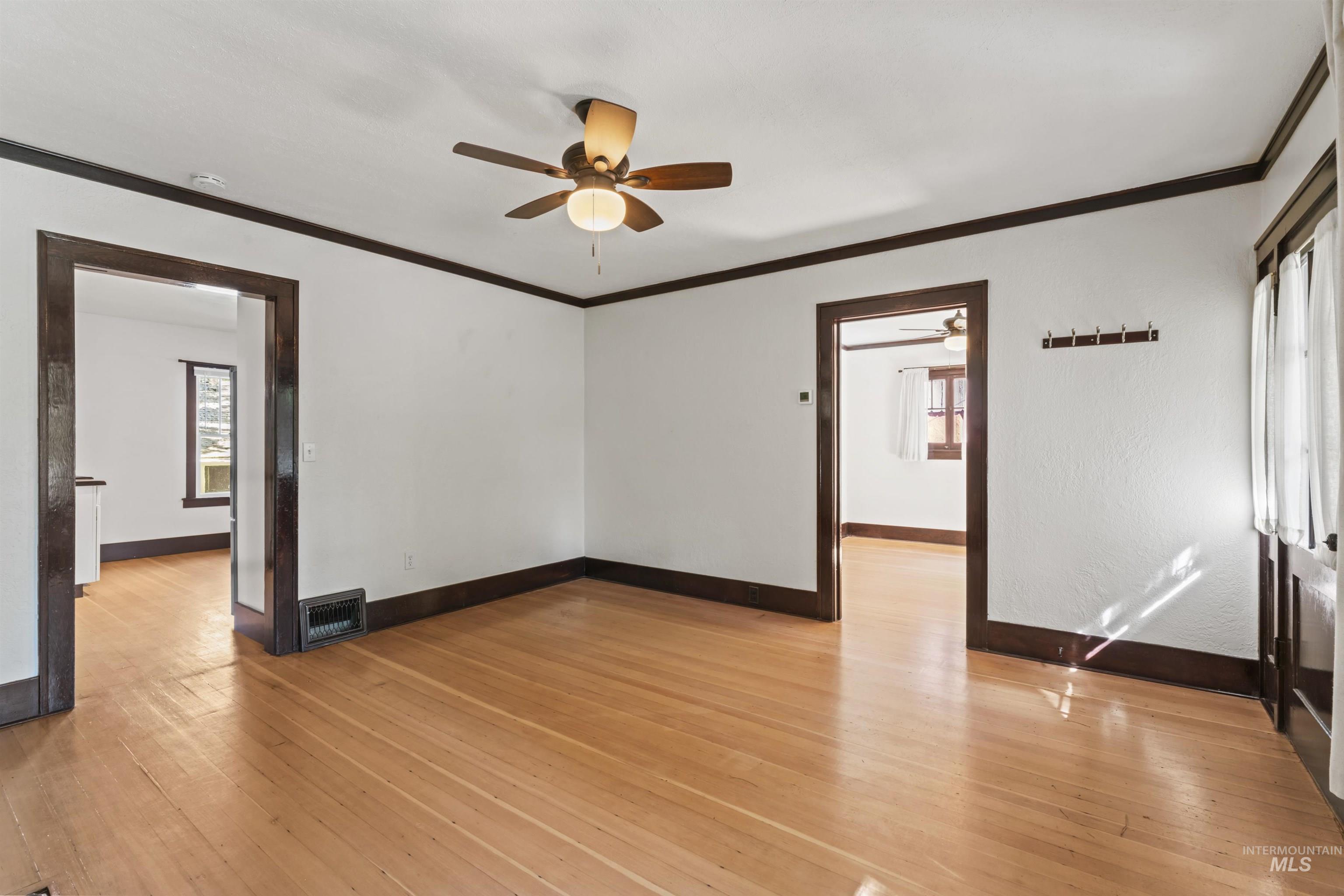 2015 & 2015 1/2 N 19th Property Photo 9