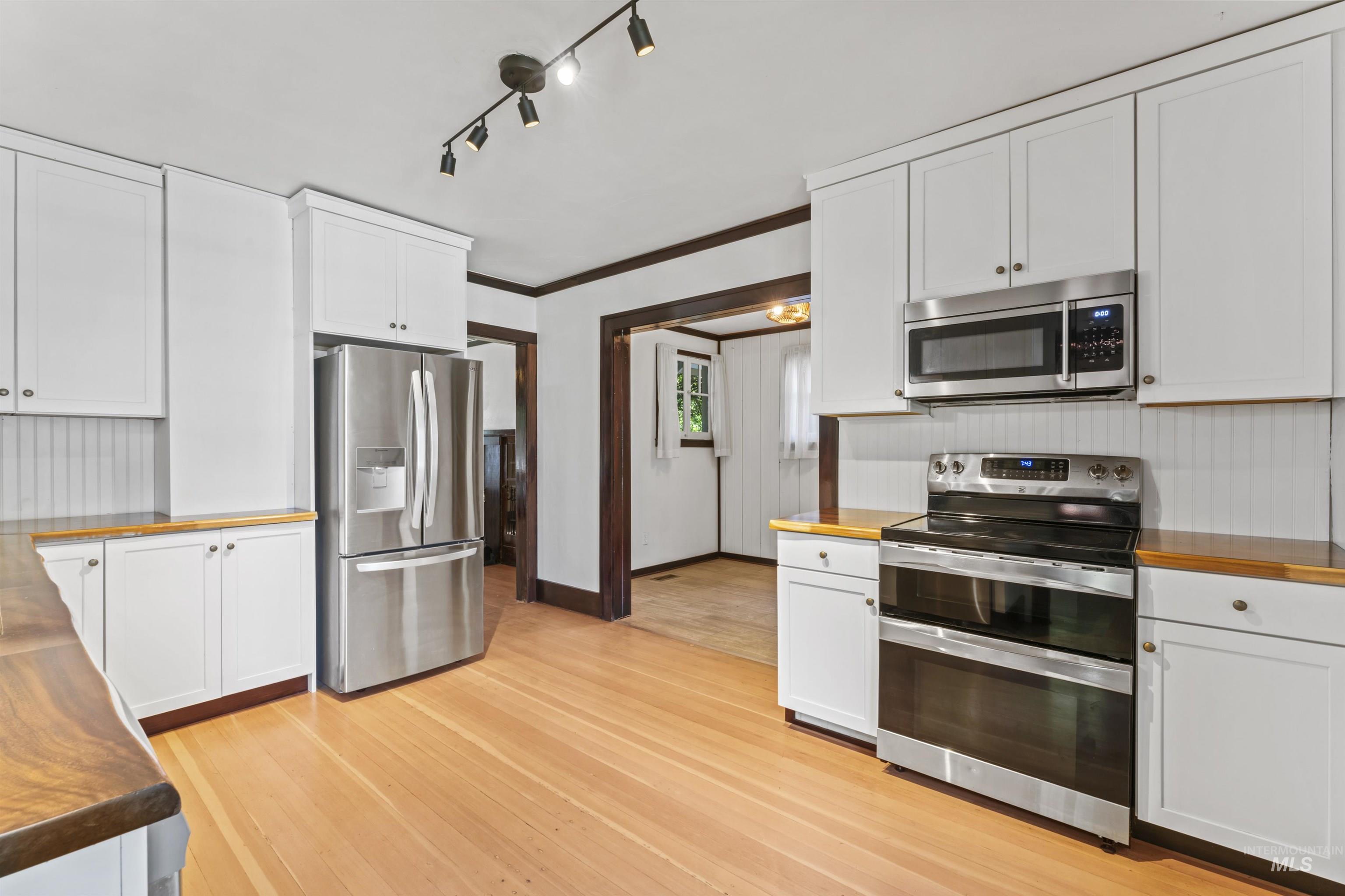 2015 & 2015 1/2 N 19th Property Photo 12