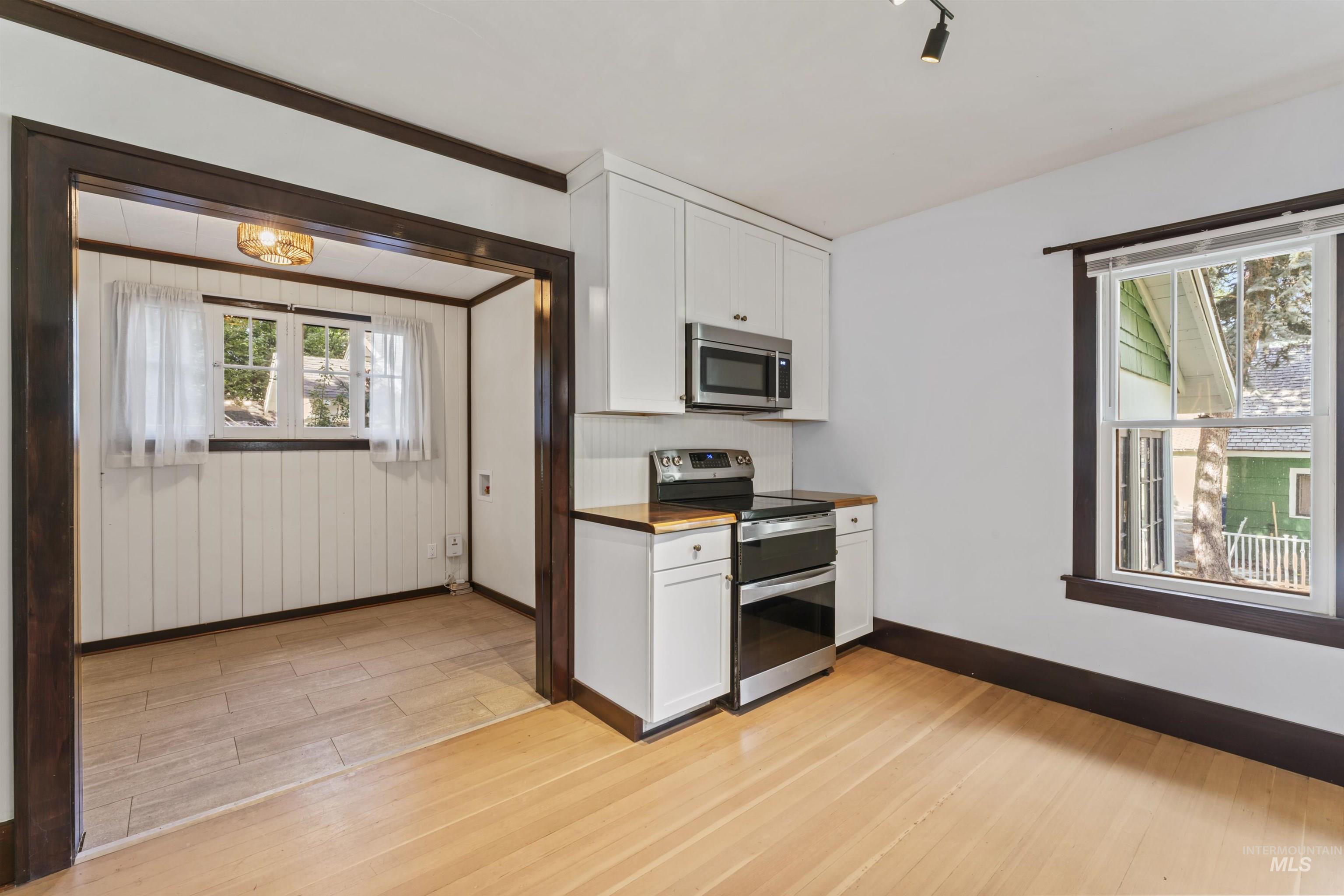 2015 & 2015 1/2 N 19th Property Photo 13