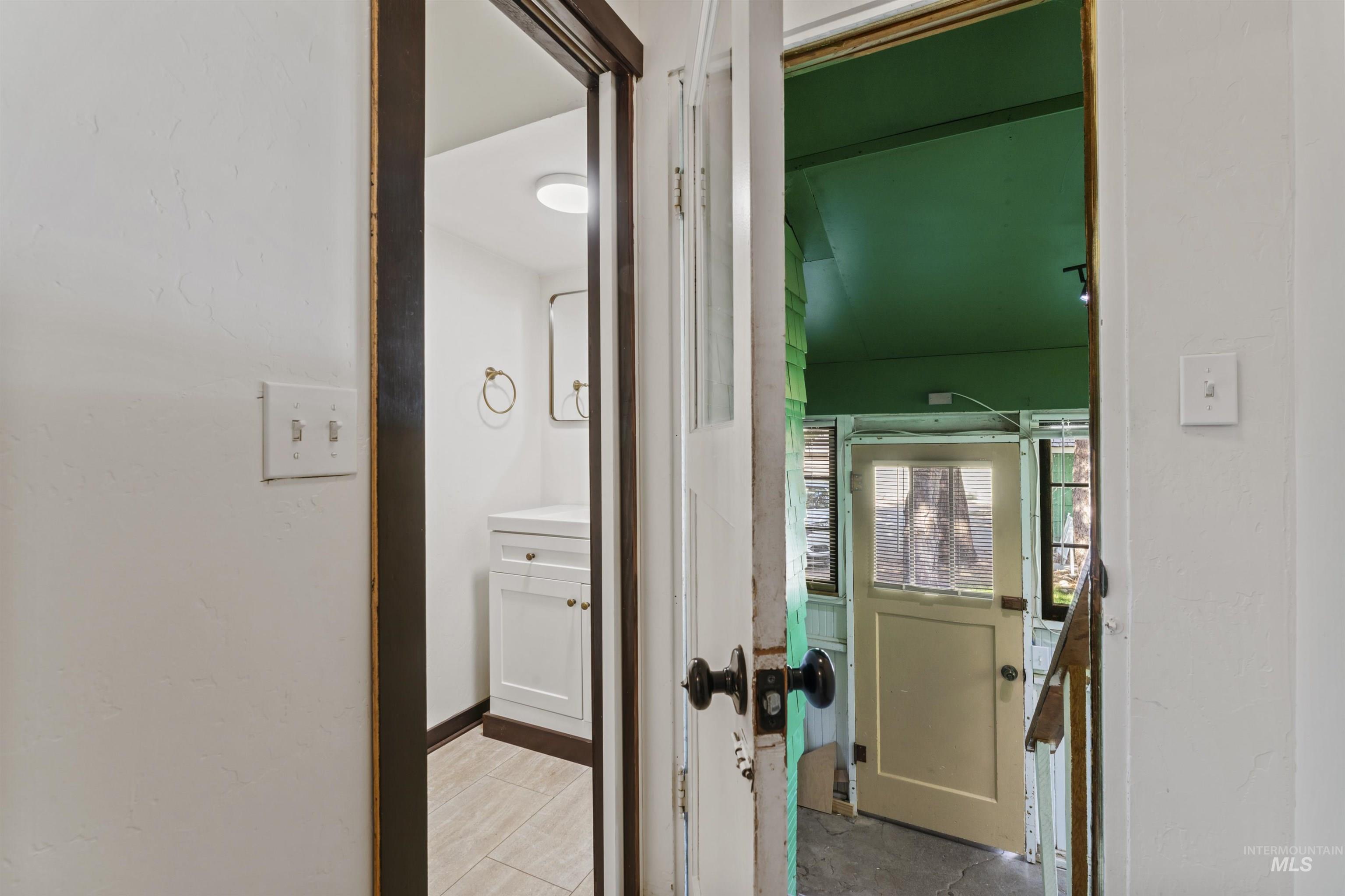 2015 & 2015 1/2 N 19th Property Photo 27