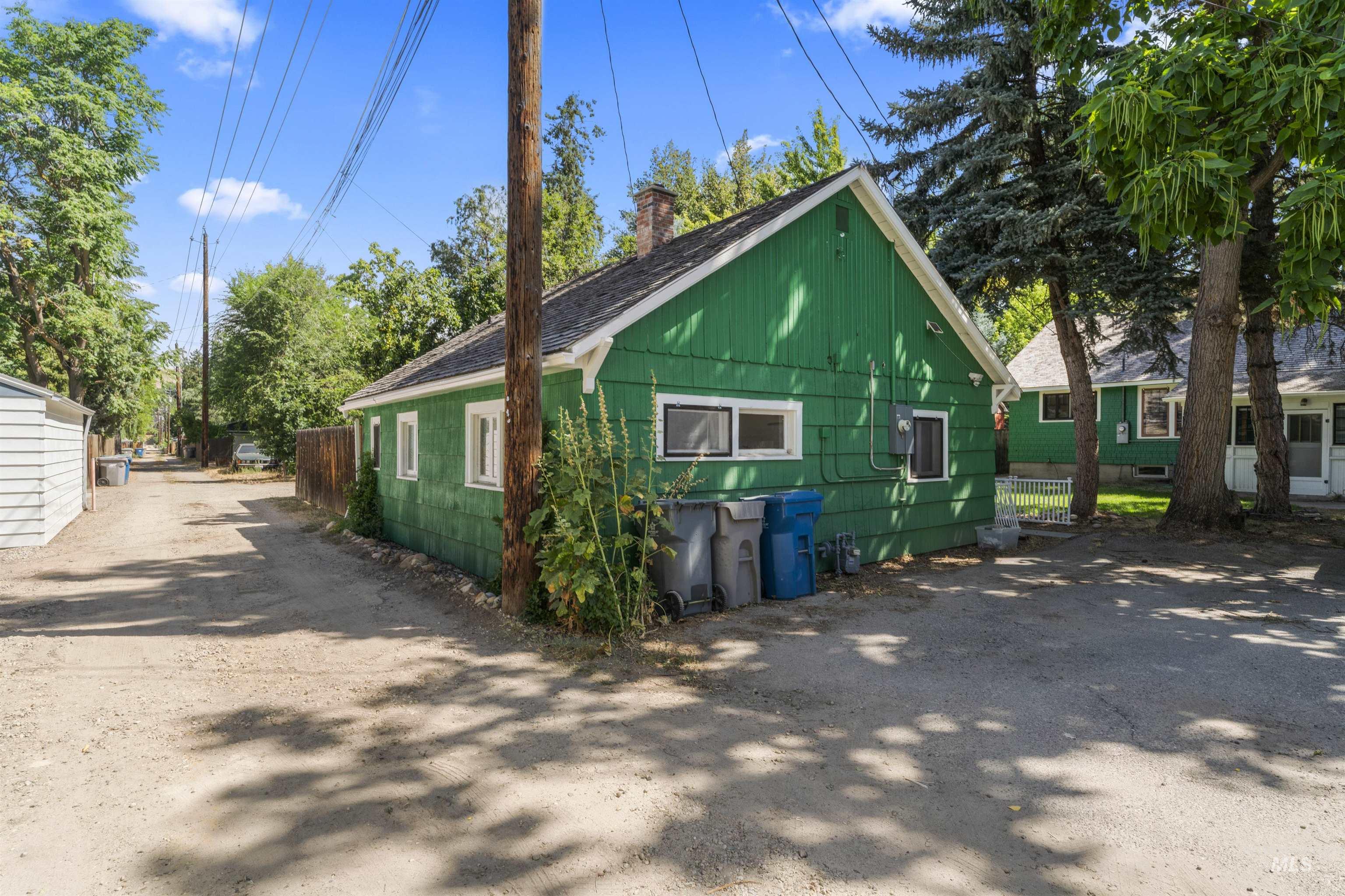 2015 & 2015 1/2 N 19th Property Photo 36