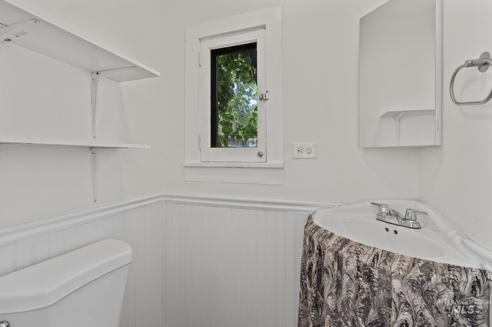 2015 & 2015 1/2 N 19th Property Photo 43