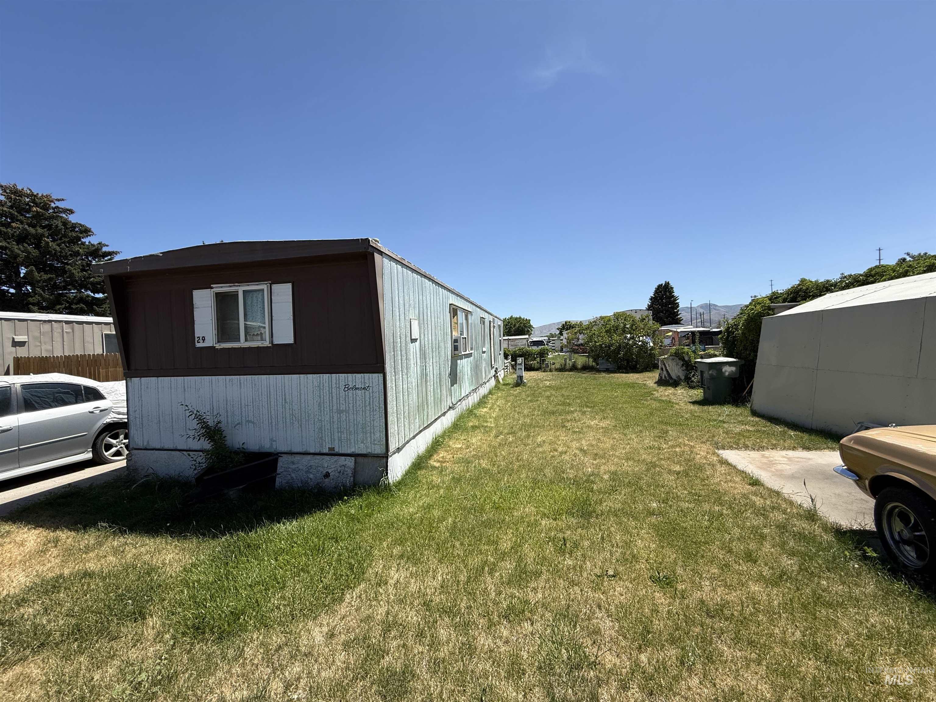 450 Griffith Property Photo 2