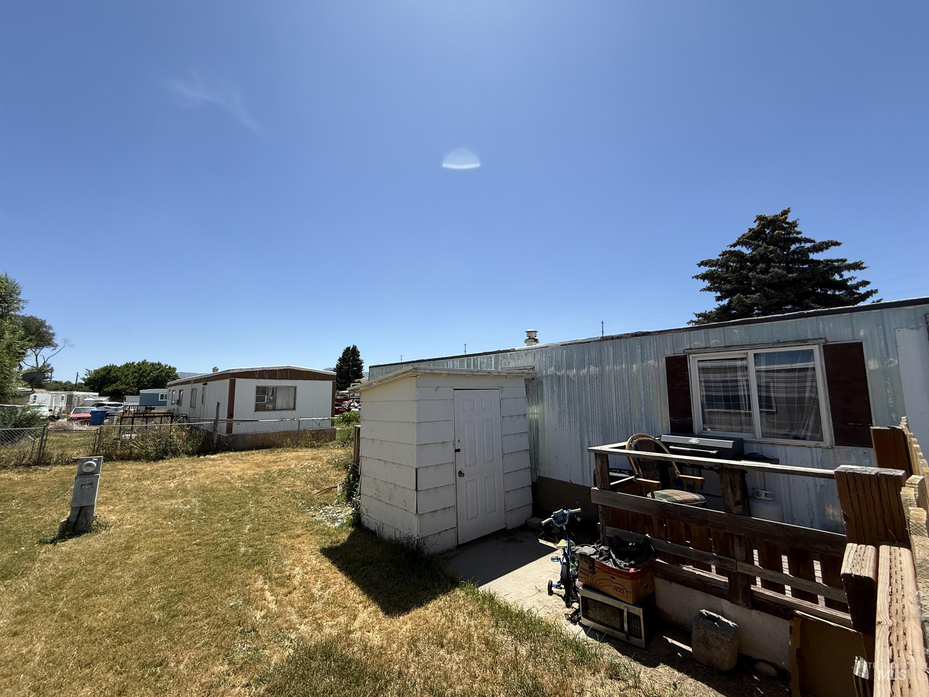 450 Griffith Property Photo 3