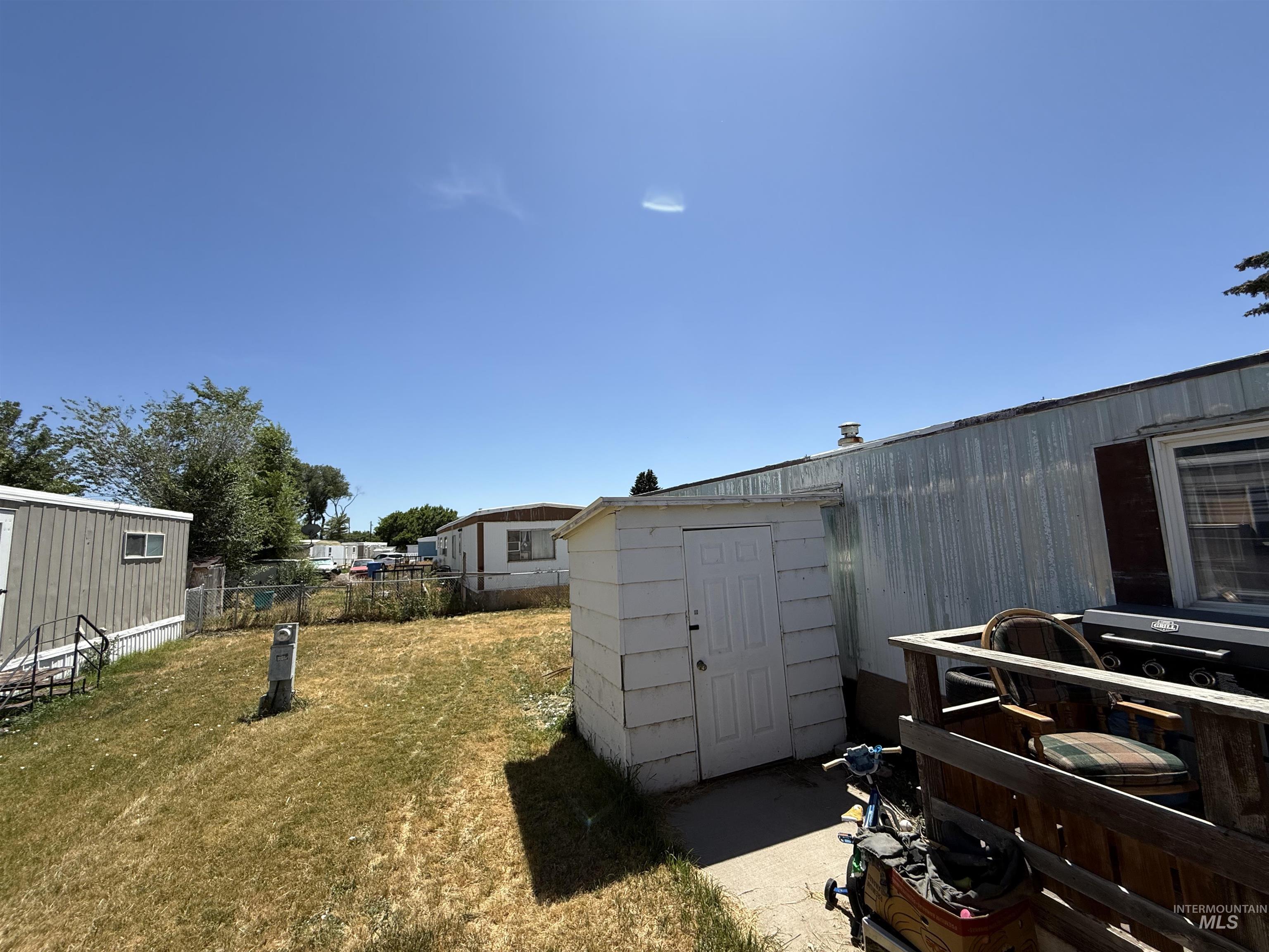 450 Griffith Property Photo 4