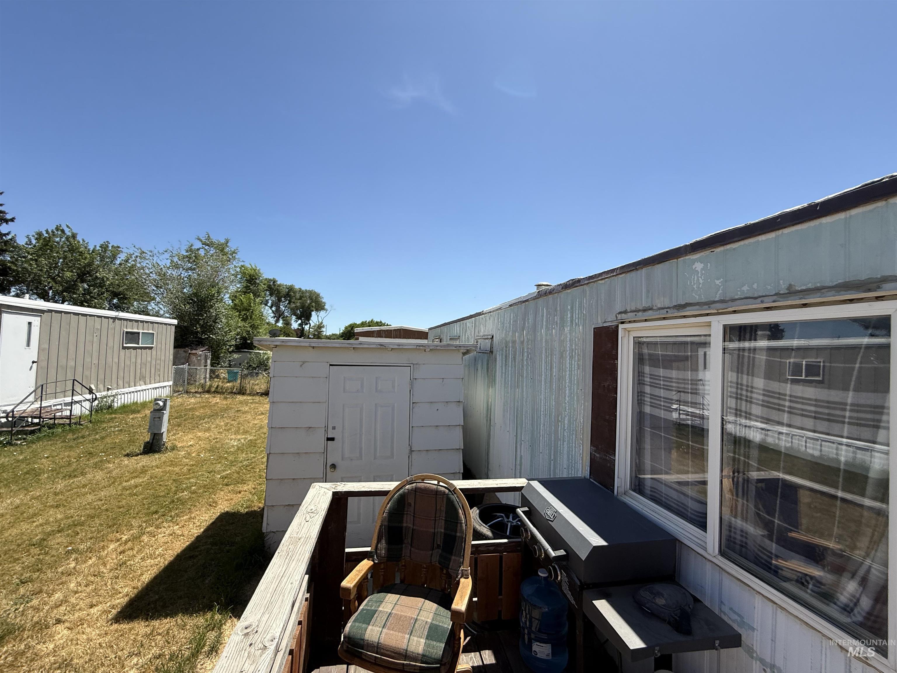 450 Griffith Property Photo 5