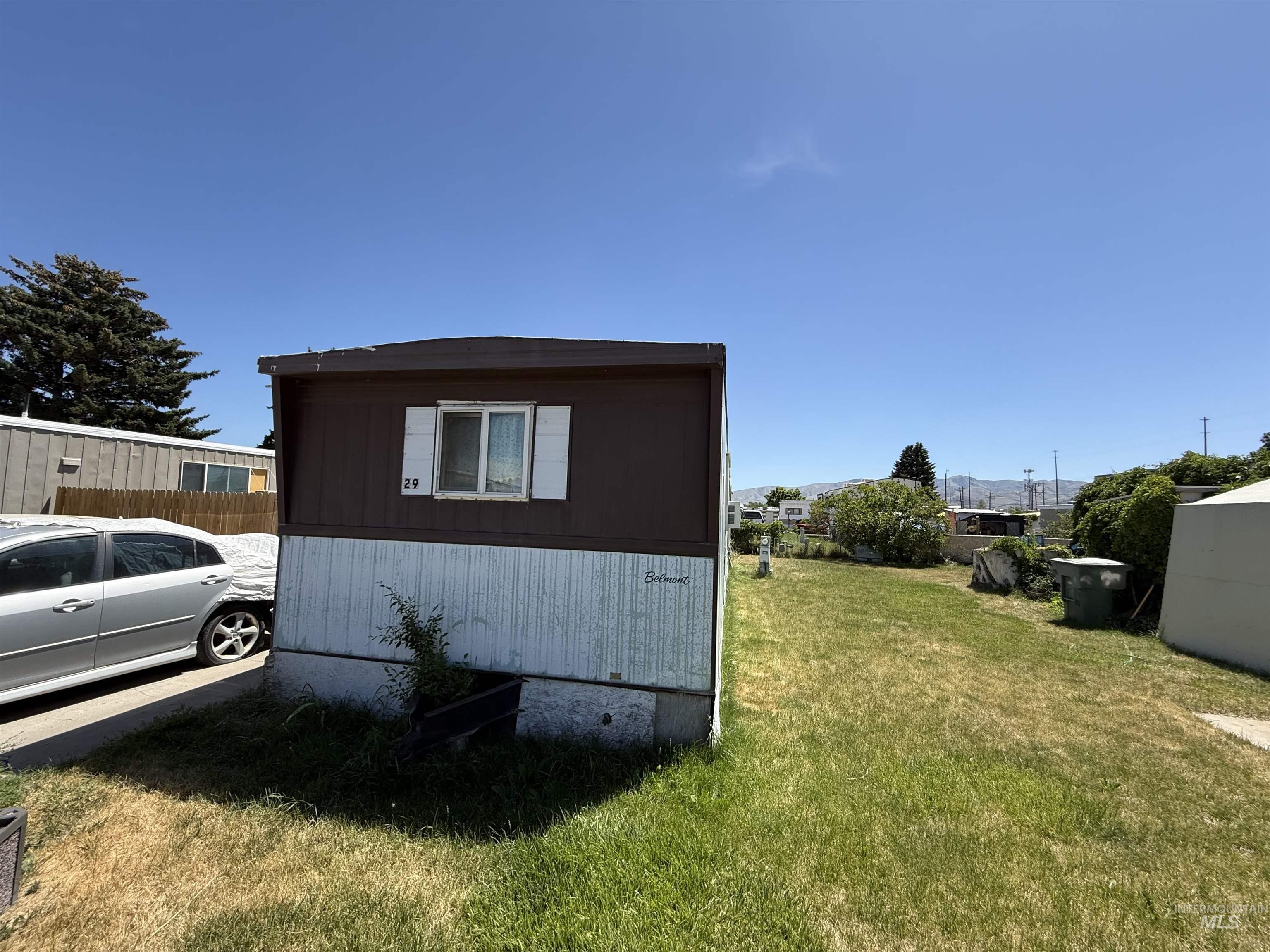 450 Griffith Property Photo 8