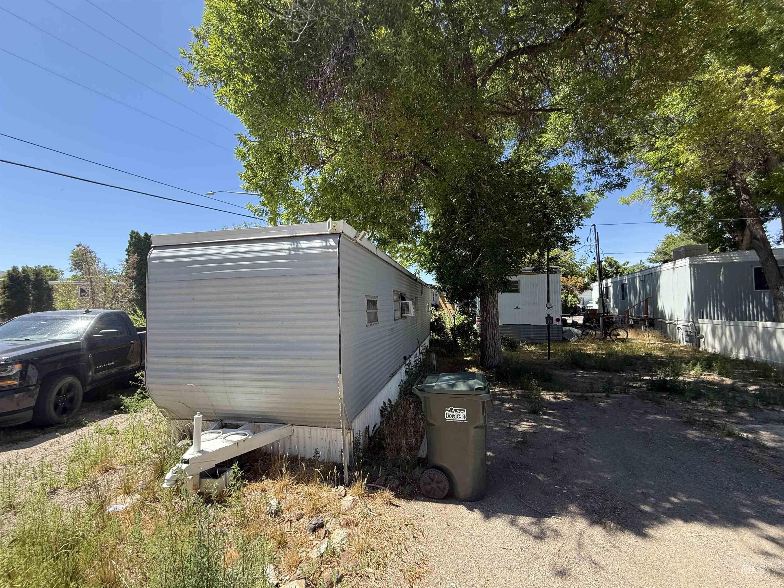 1935 S 5th Ave Property Photo 1