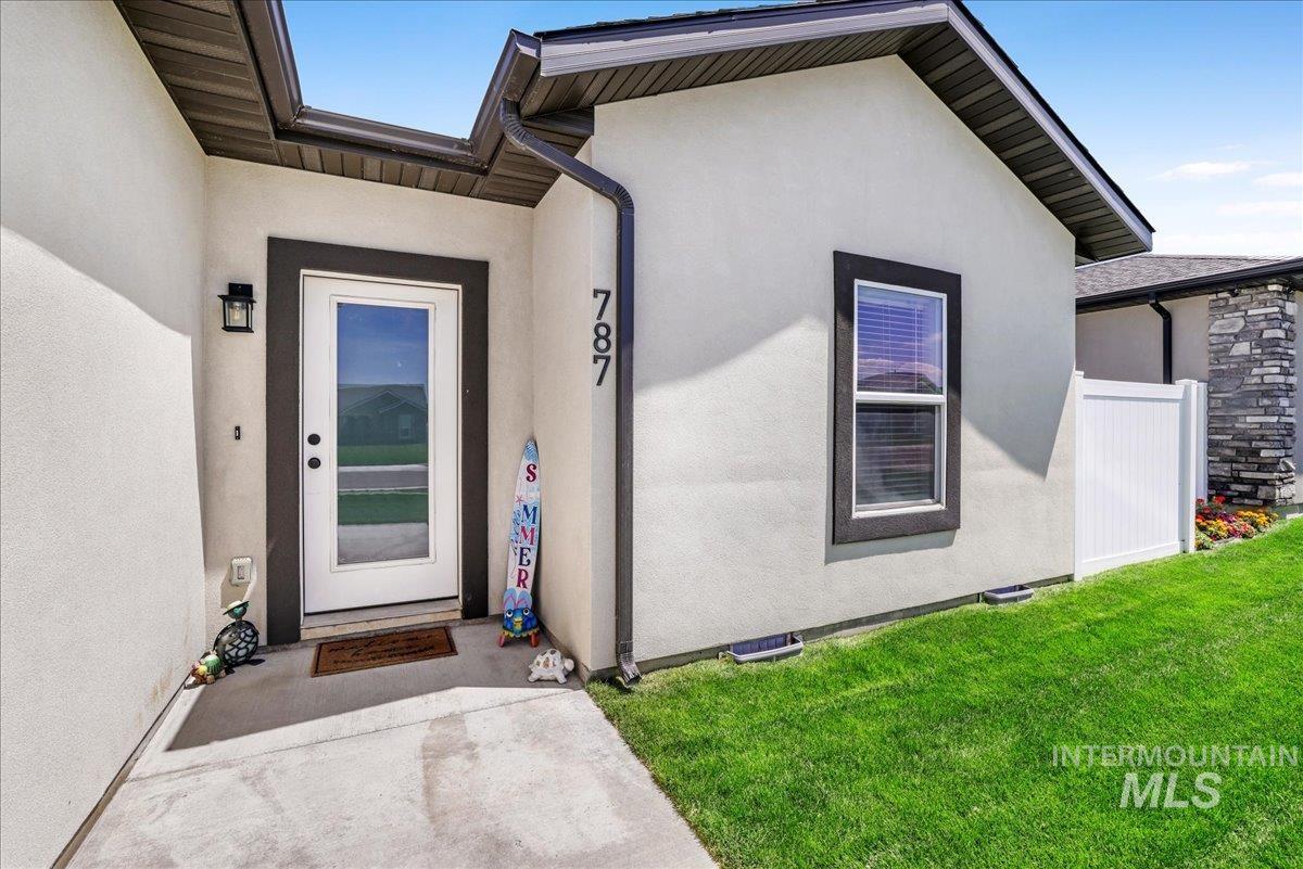 787 Heidi Terrace Property Photo 3