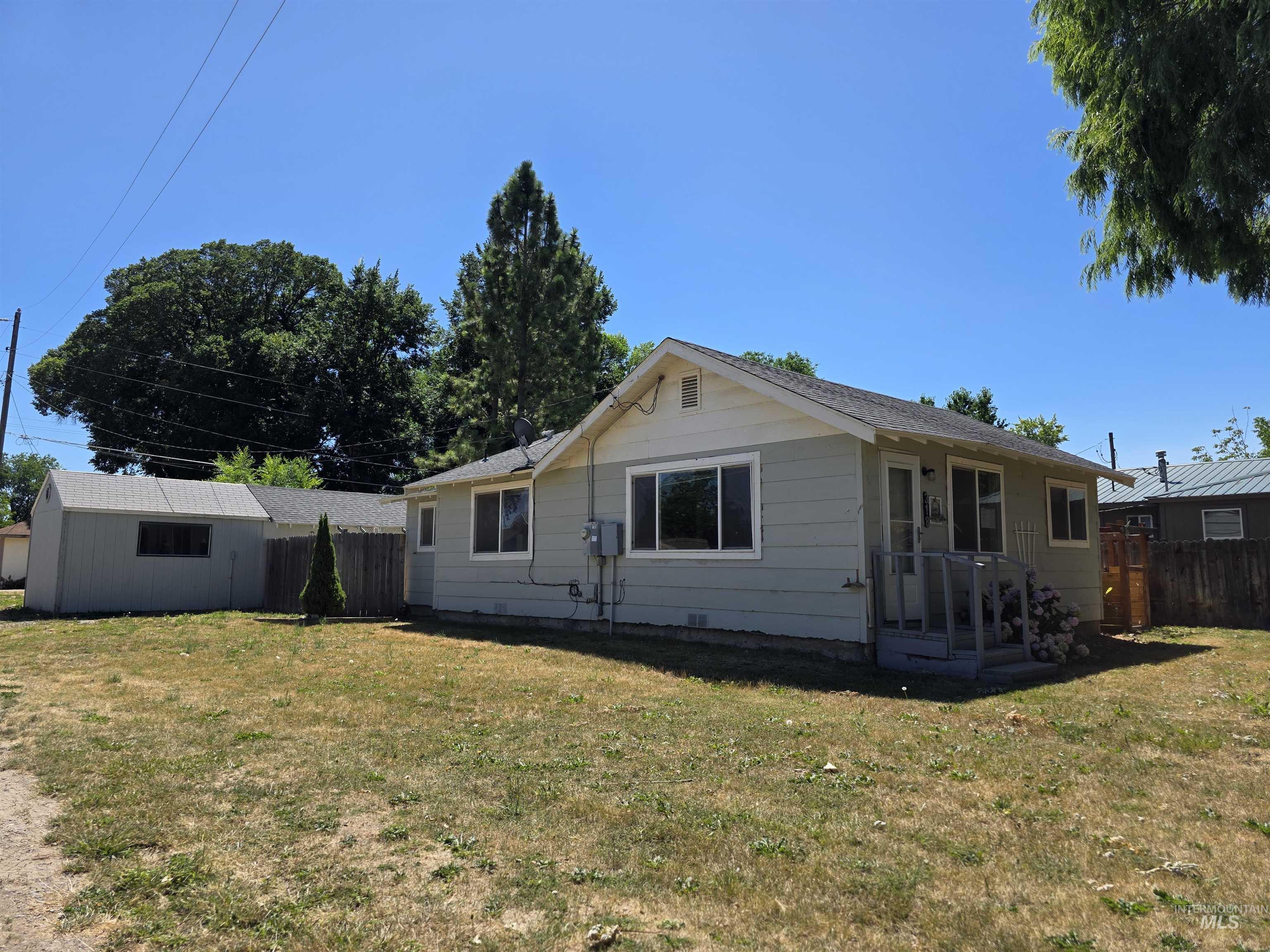 318 6th Street Property Photo 1