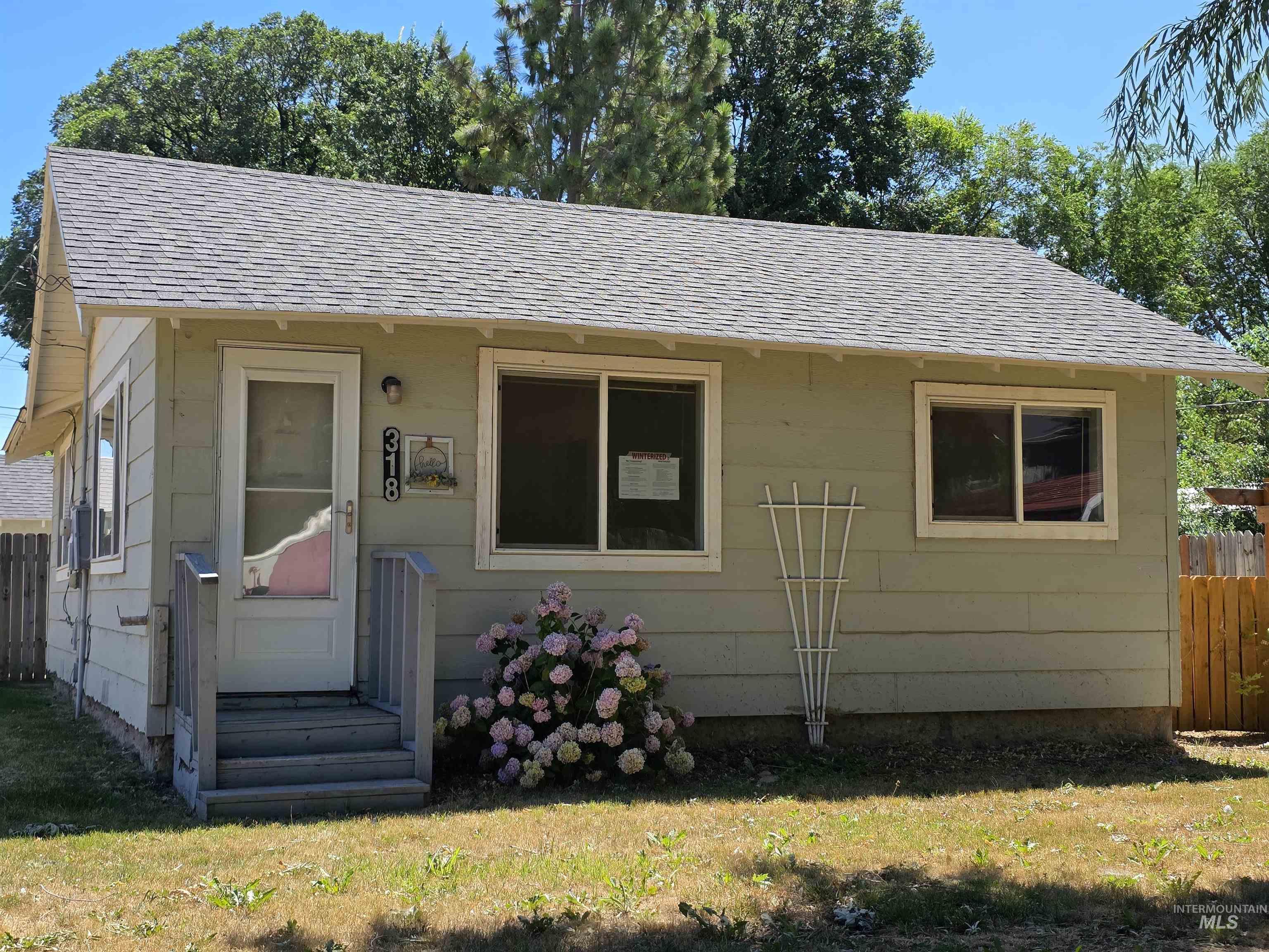 318 6th Street Property Photo 2