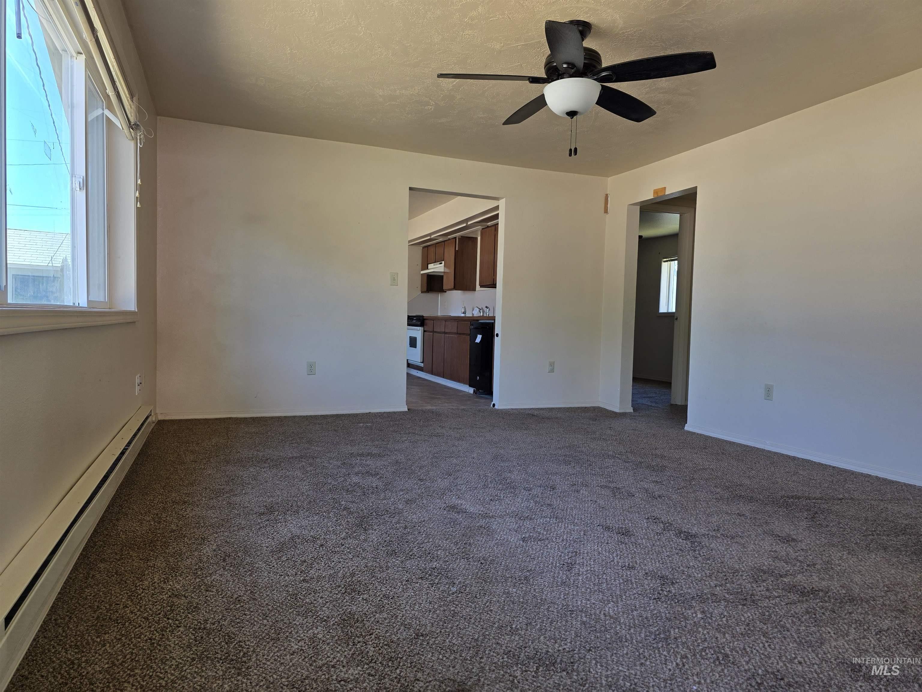 318 6th Street Property Photo 4