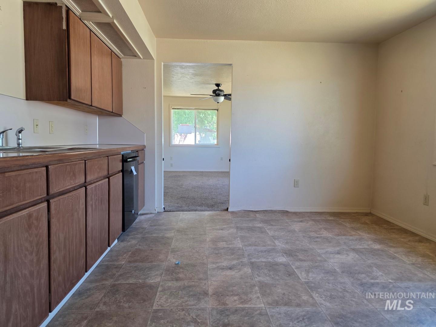 318 6th Street Property Photo 6