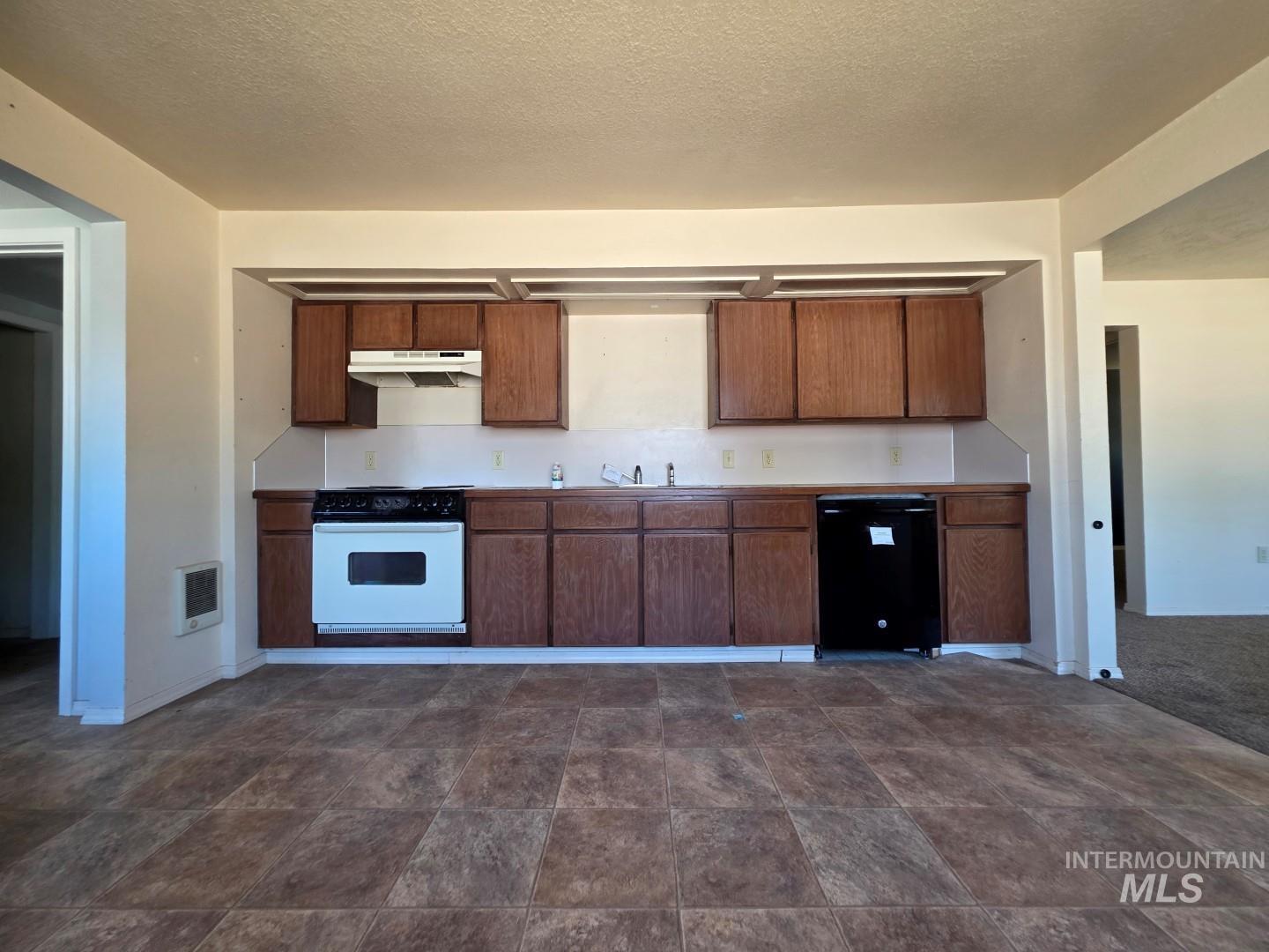 318 6th Street Property Photo 9