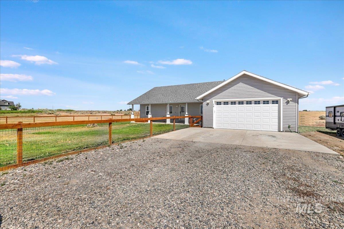 178 Eric Rd Property Photo