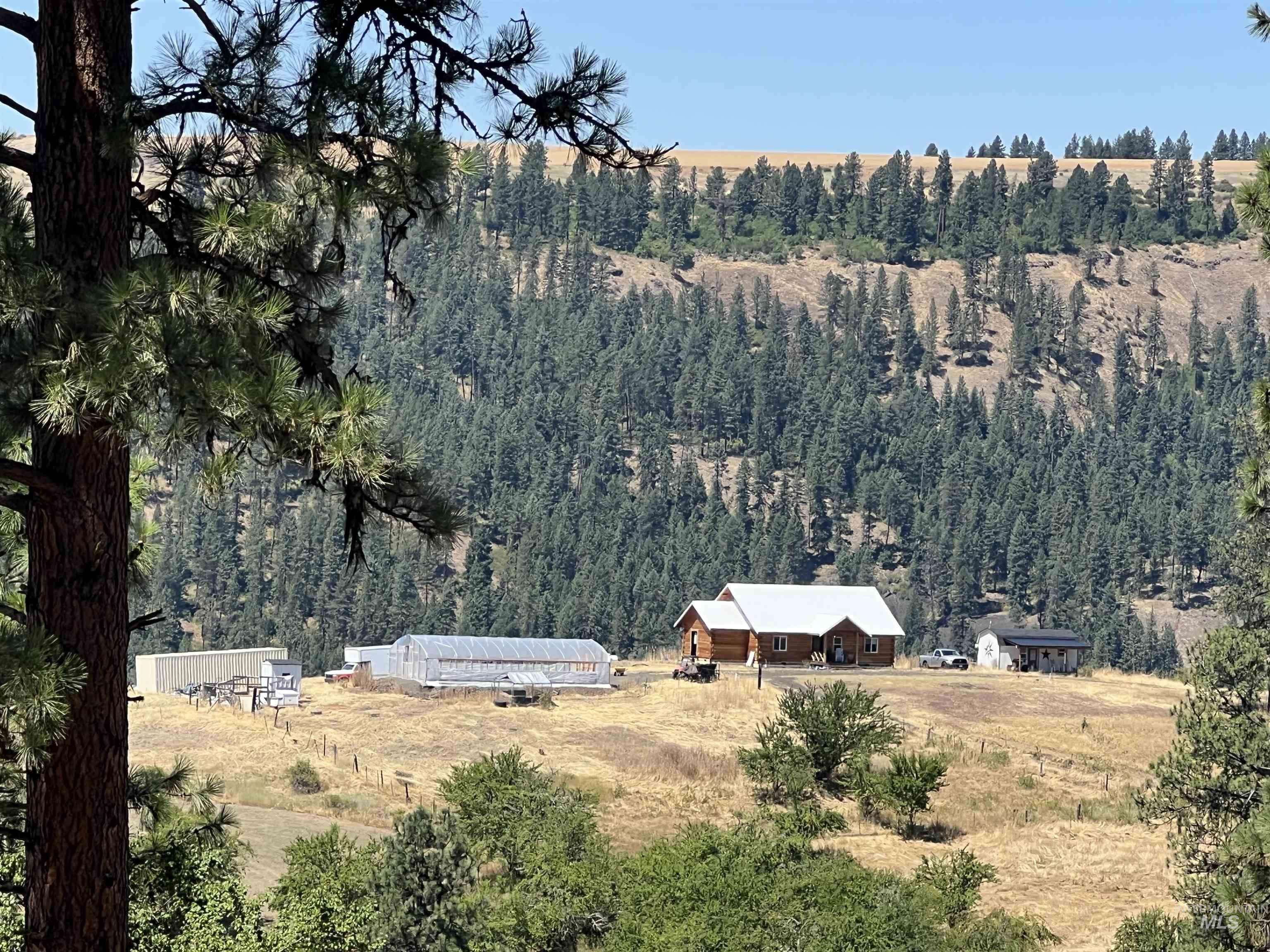 113 Sweetwater Dr Property Photo 1