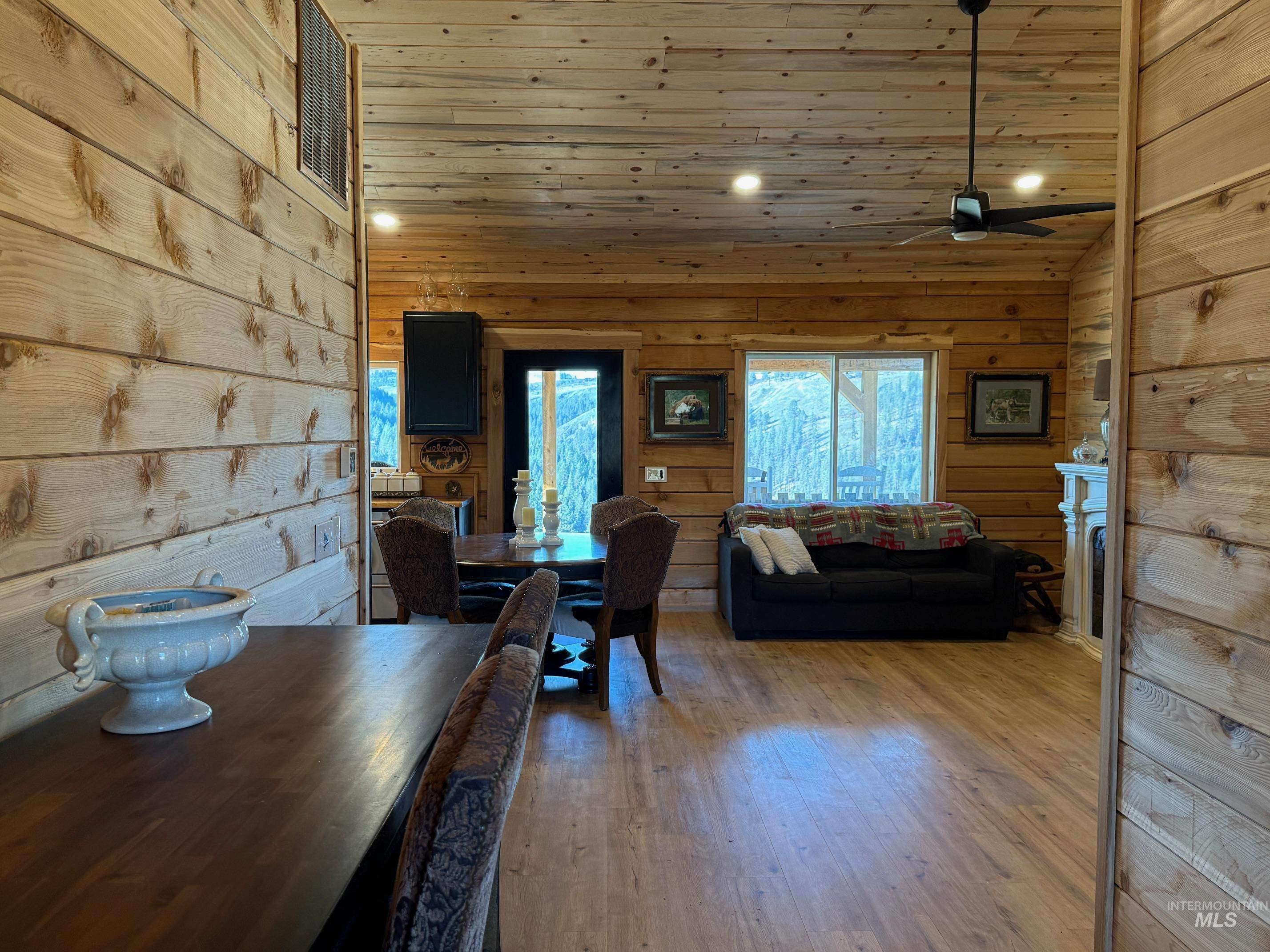 113 Sweetwater Dr Property Photo 6