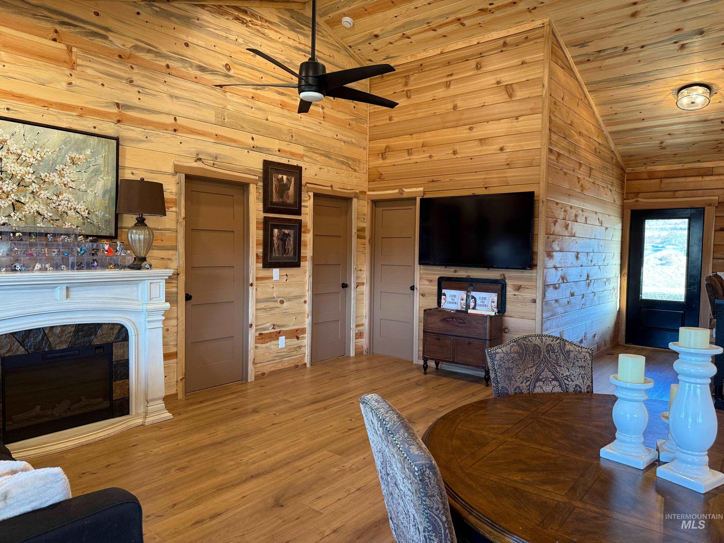 113 Sweetwater Dr Property Photo 8