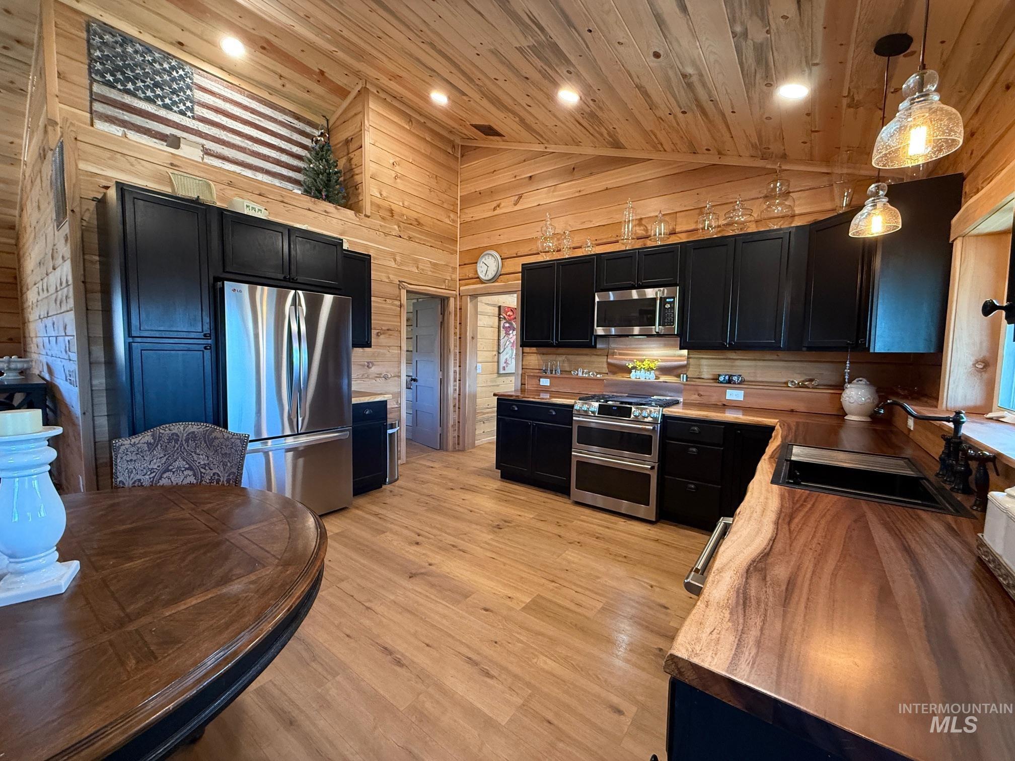 113 Sweetwater Dr Property Photo 14