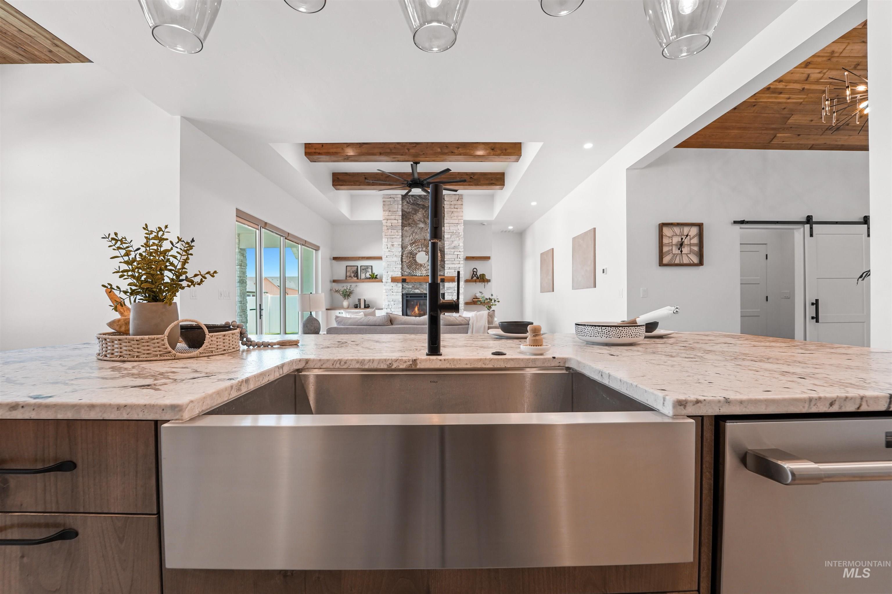 3157 Blue Moon Rd Property Photo 7