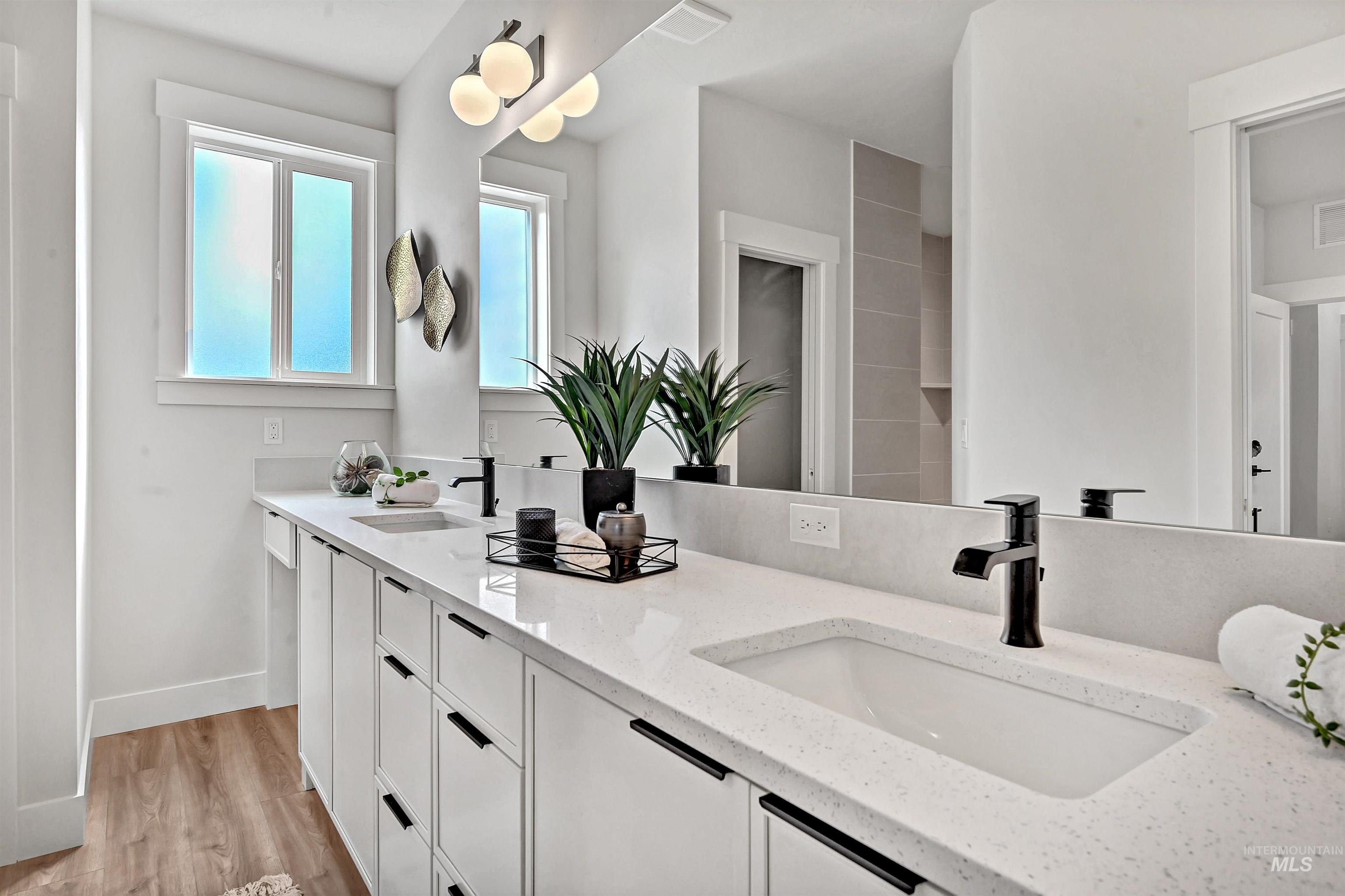 7652 N Ferris Ave Property Photo 14