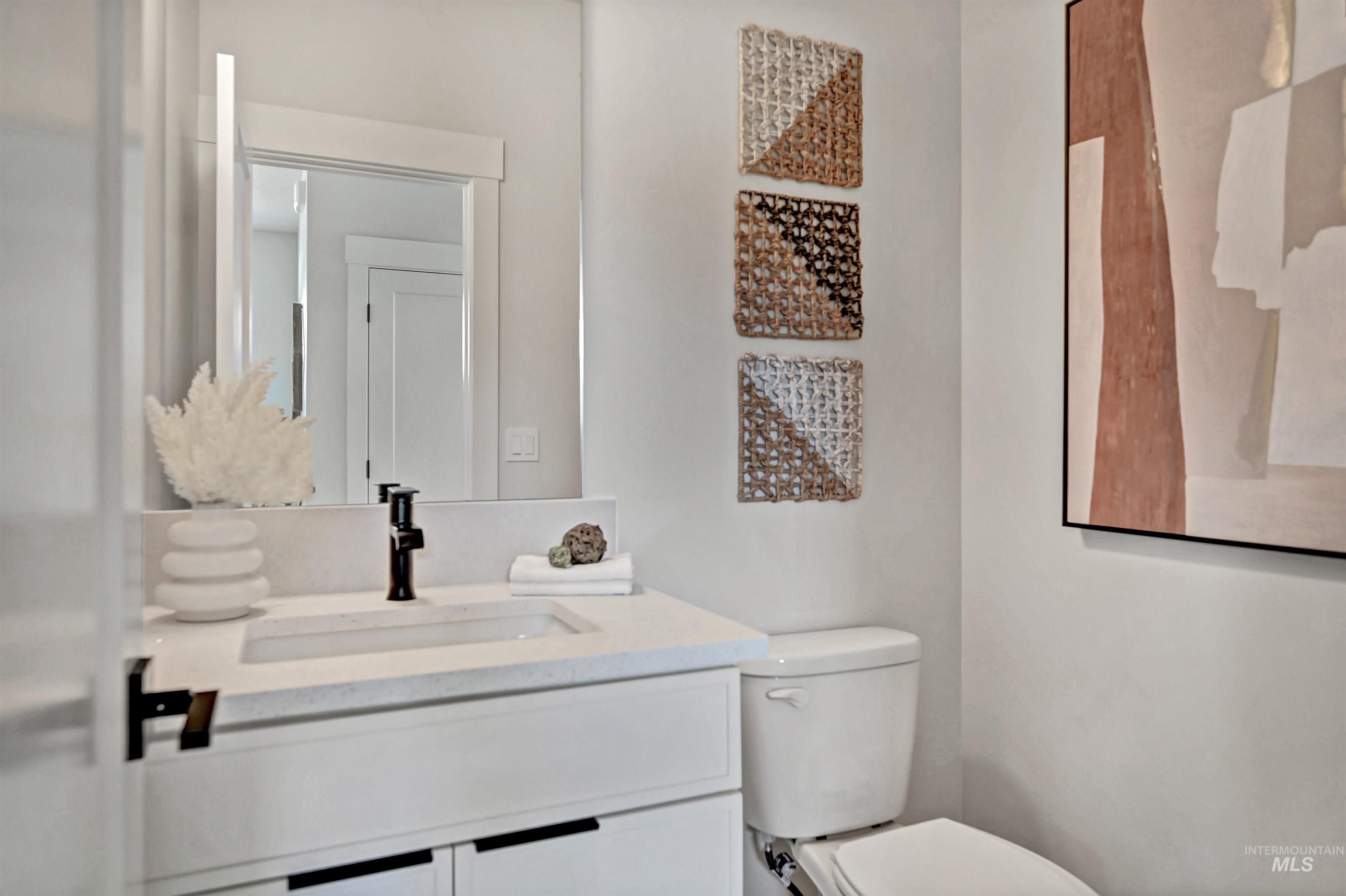 7652 N Ferris Ave Property Photo 16