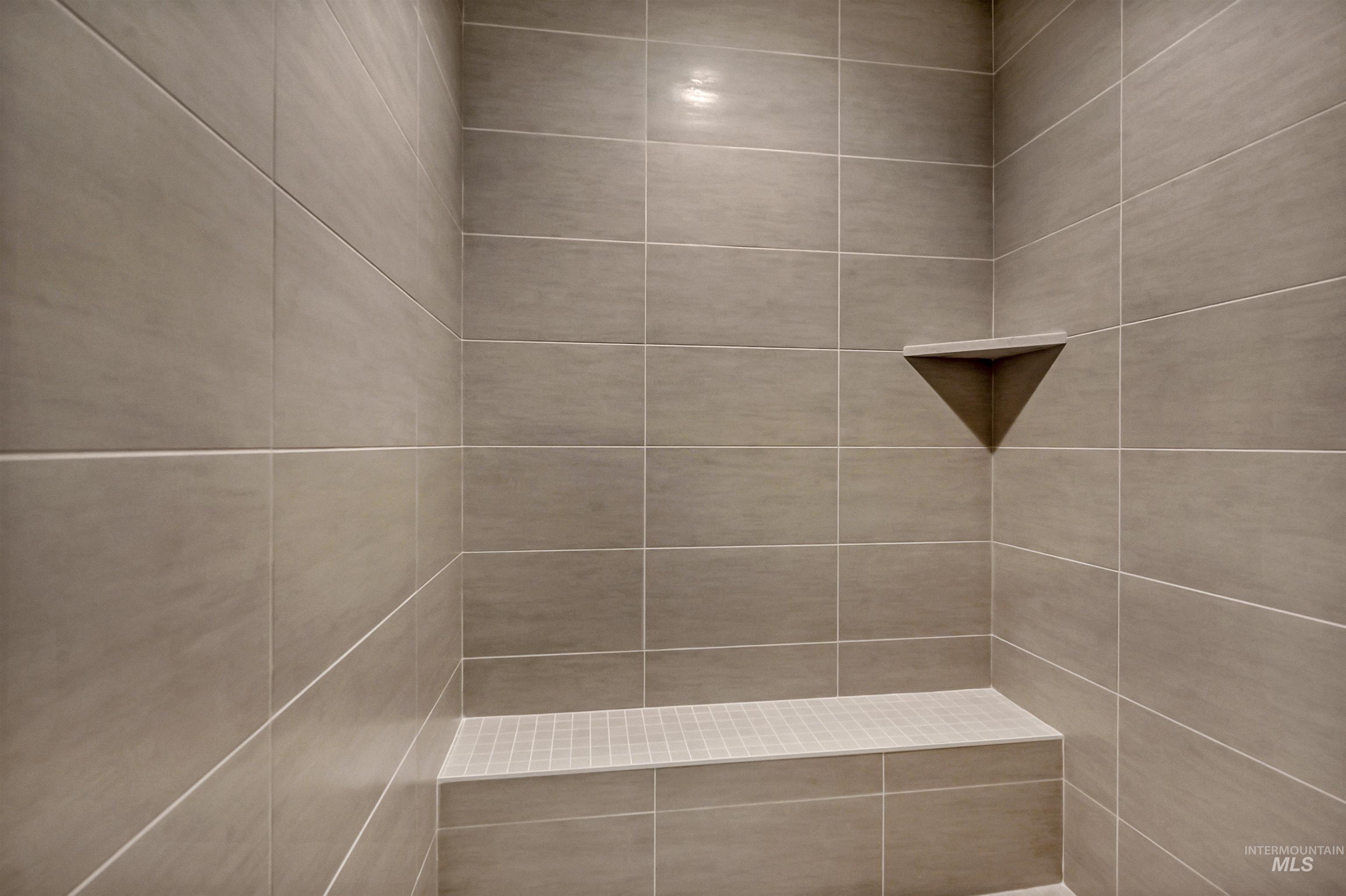 7652 N Ferris Ave Property Photo 17