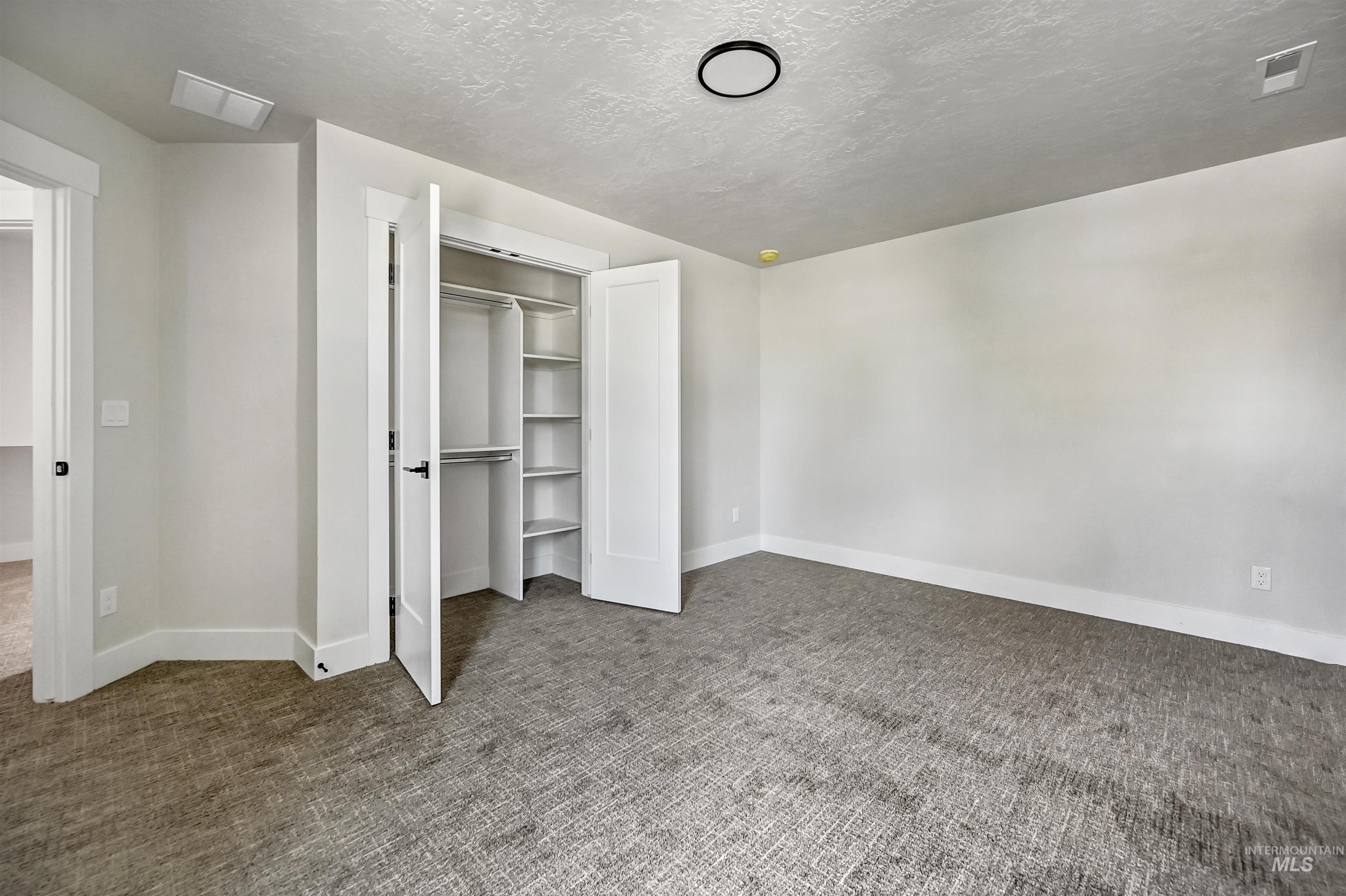 7652 N Ferris Ave Property Photo 20