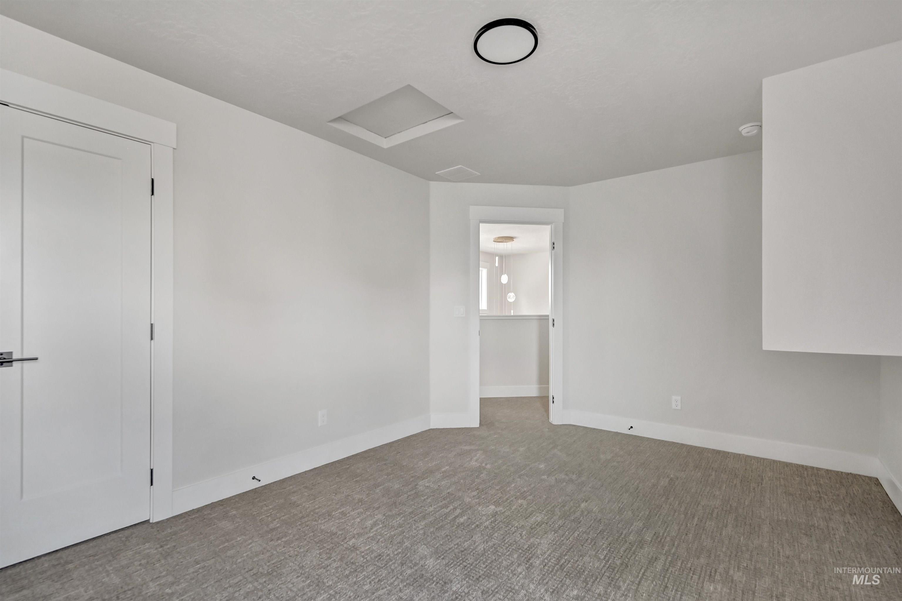 7652 N Ferris Ave Property Photo 22