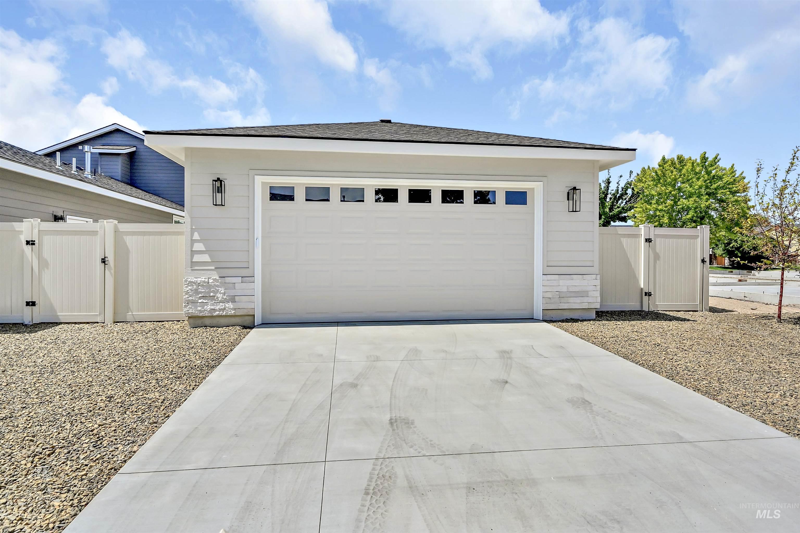 7652 N Ferris Ave Property Photo 27