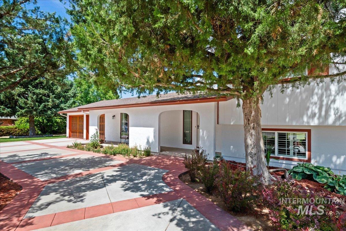 10210 W Hackamore Dr Property Photo 5