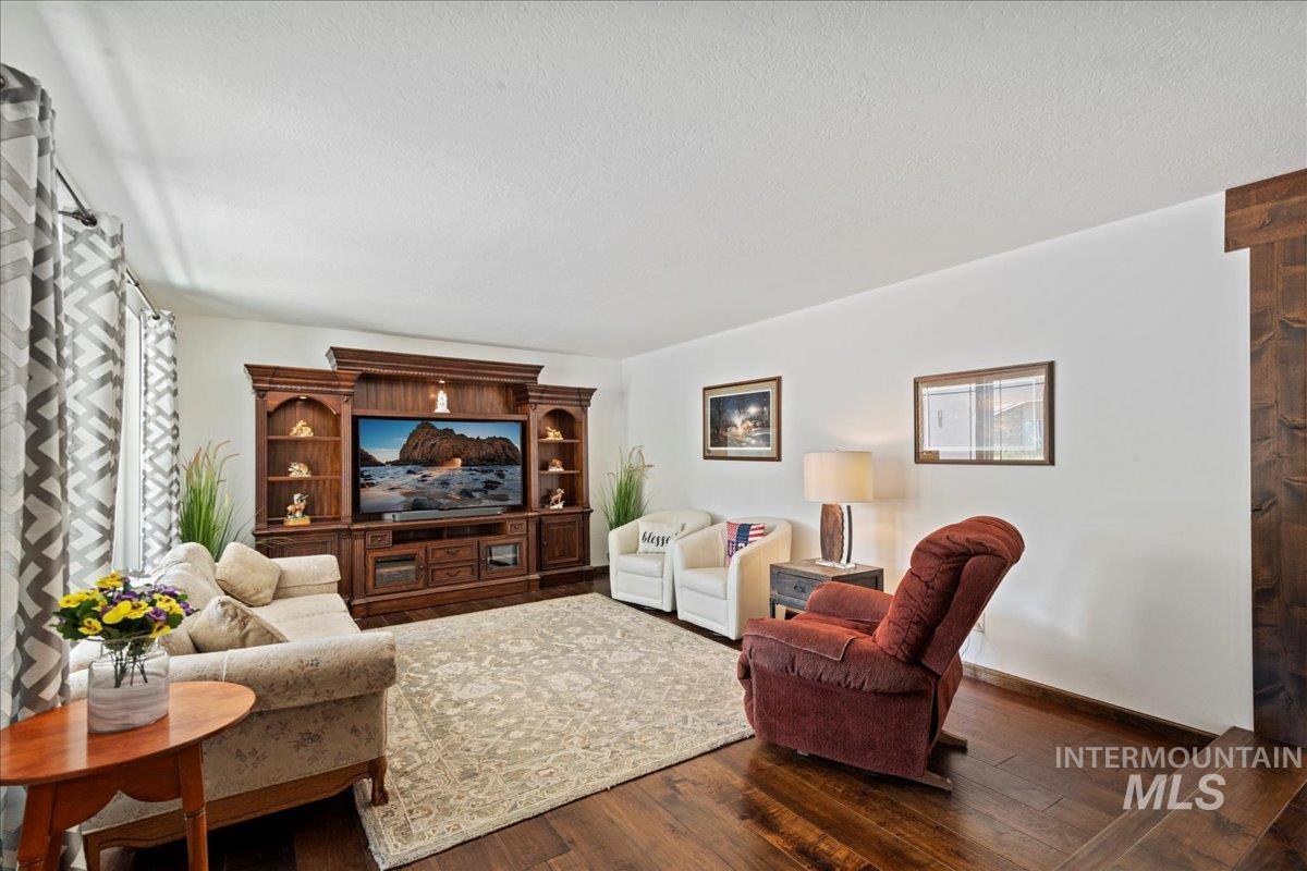 10210 W Hackamore Dr Property Photo 8