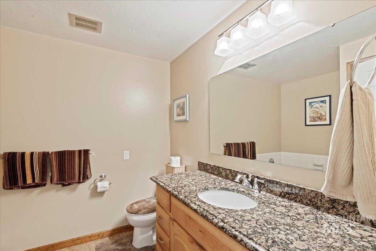 10210 W Hackamore Dr Property Photo 14