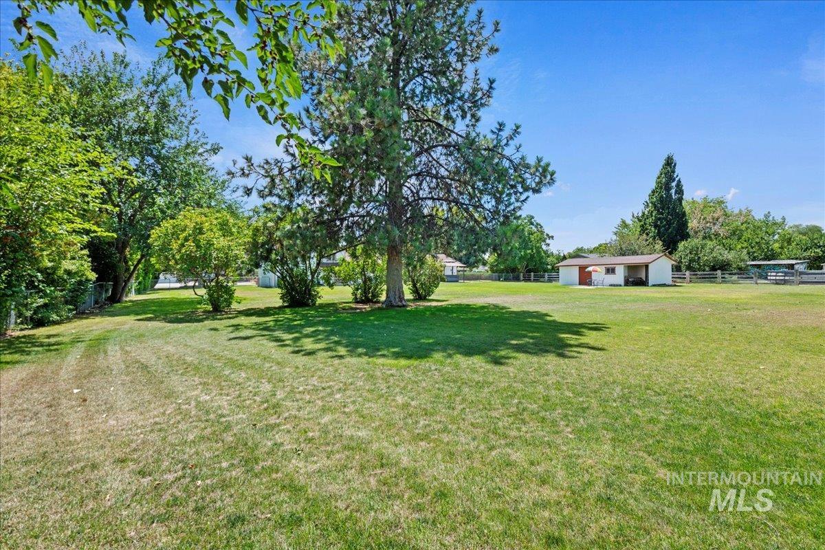 10210 W Hackamore Dr Property Photo 32