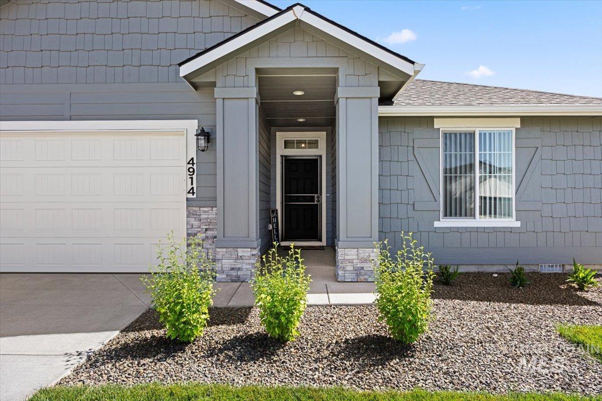 4914 Endicott Dr Property Photo 3