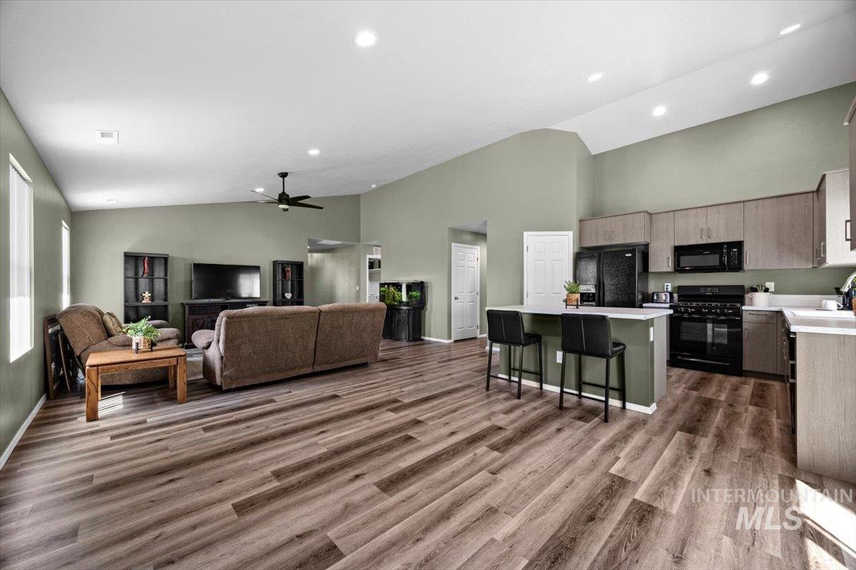 4914 Endicott Dr Property Photo 10