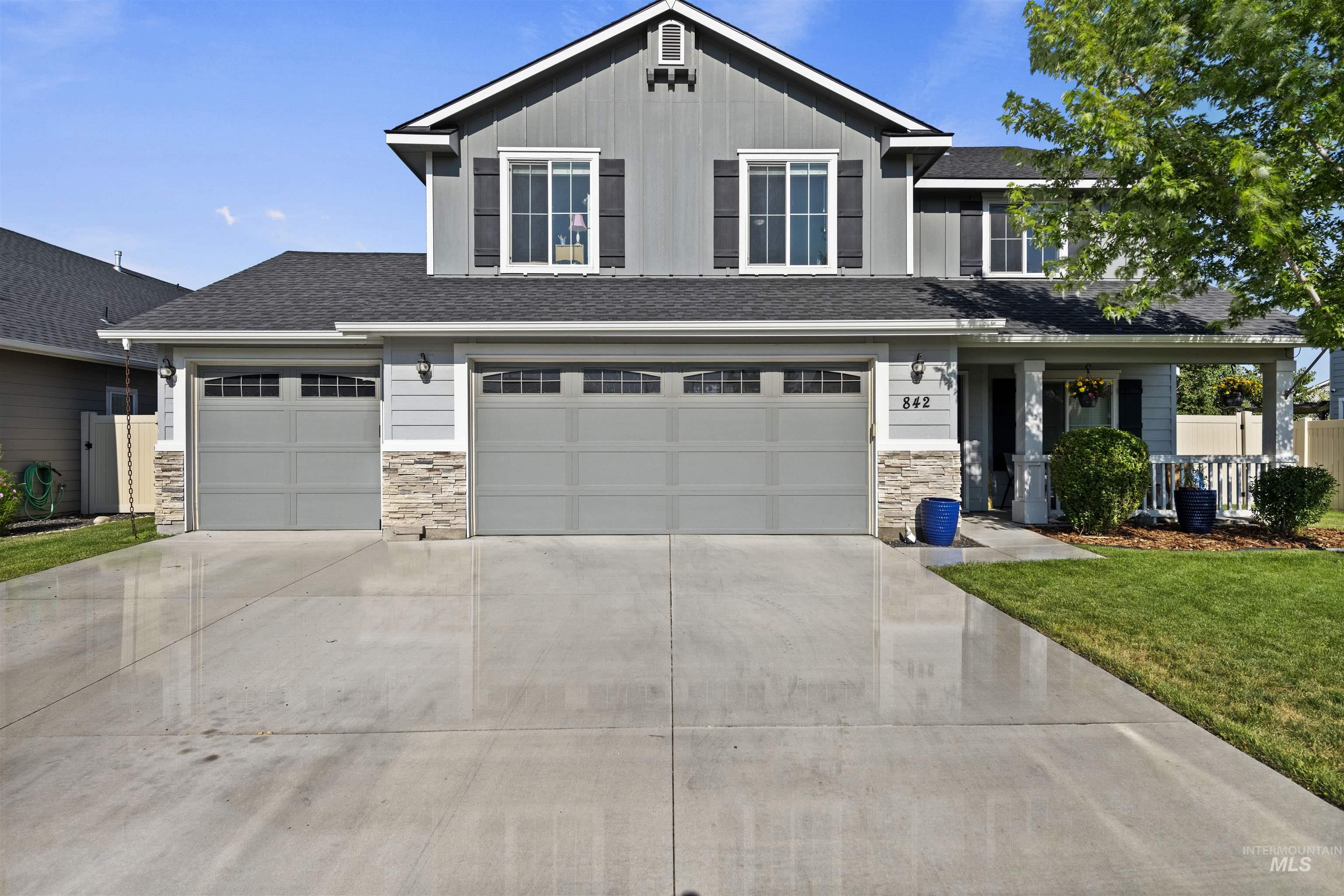 842 N Center Way Property Photo 2