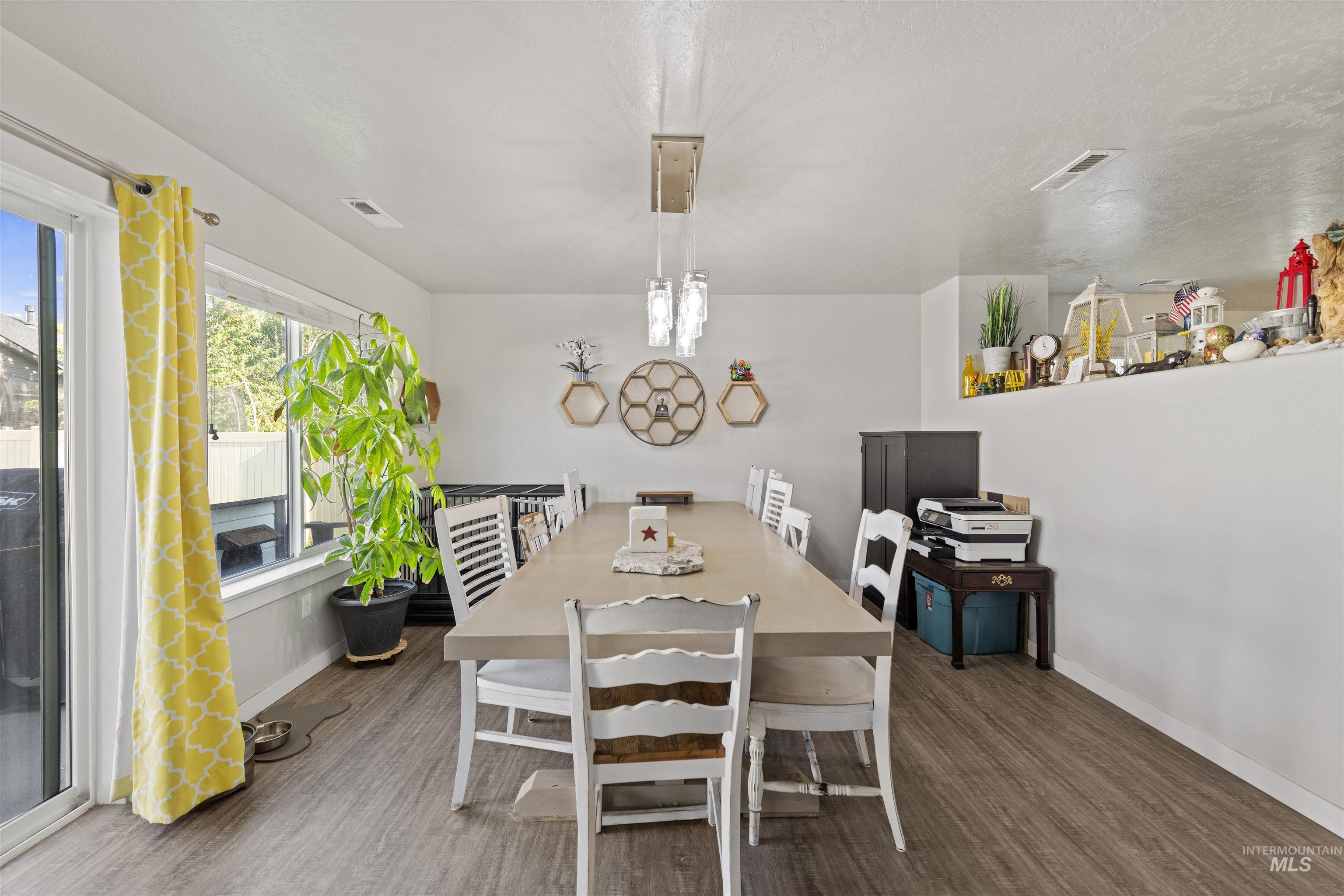 842 N Center Way Property Photo 7