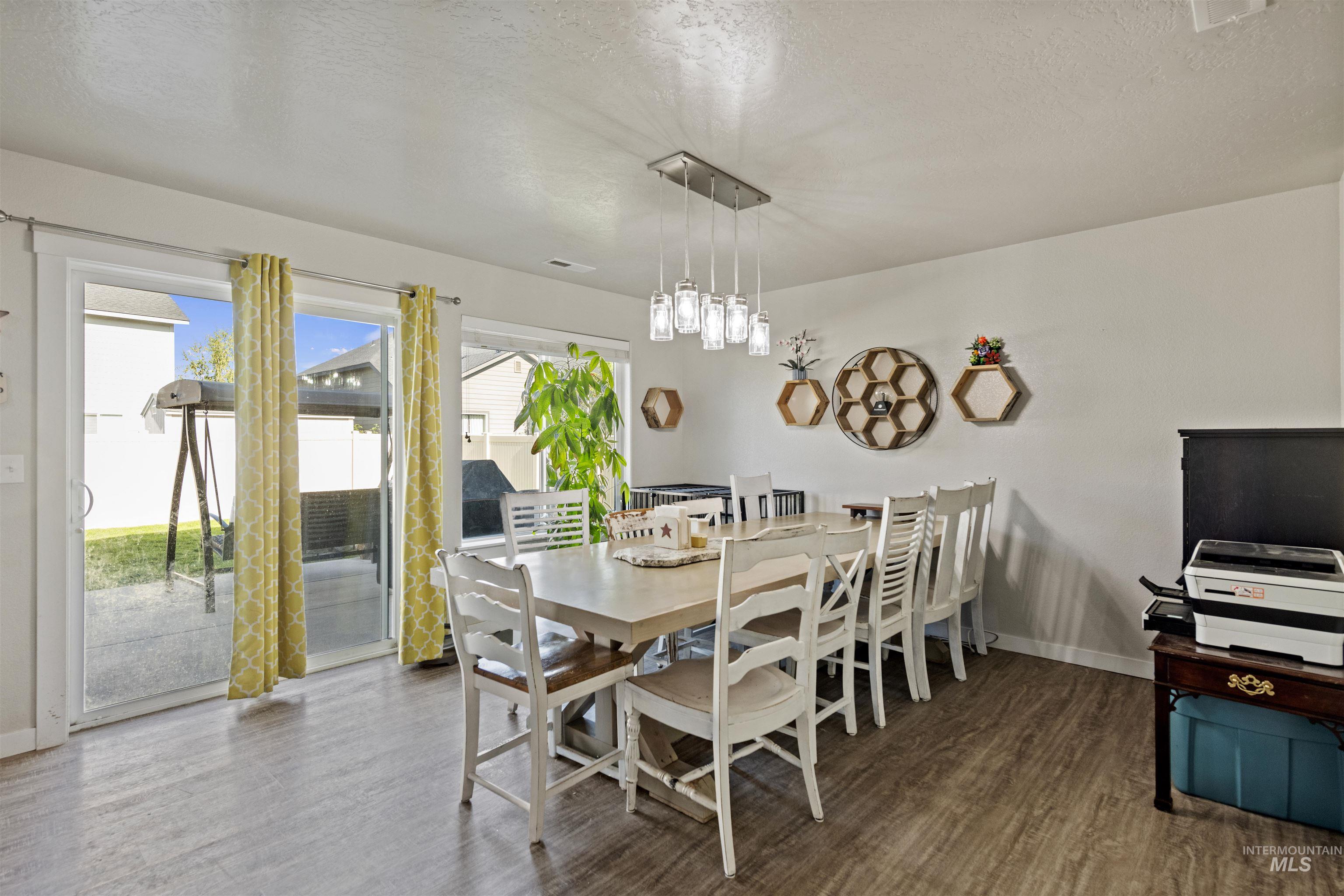 842 N Center Way Property Photo 8