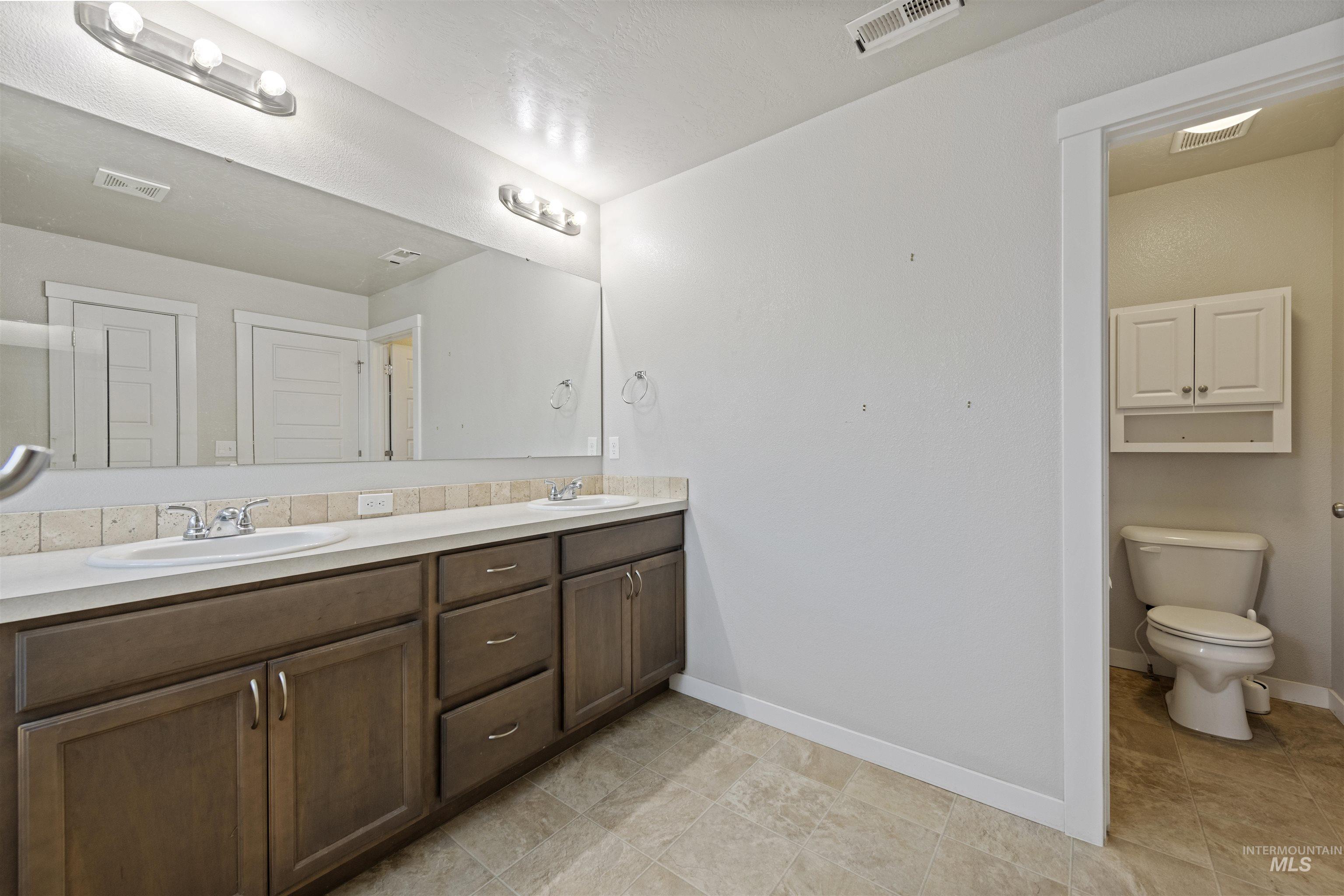 842 N Center Way Property Photo 14